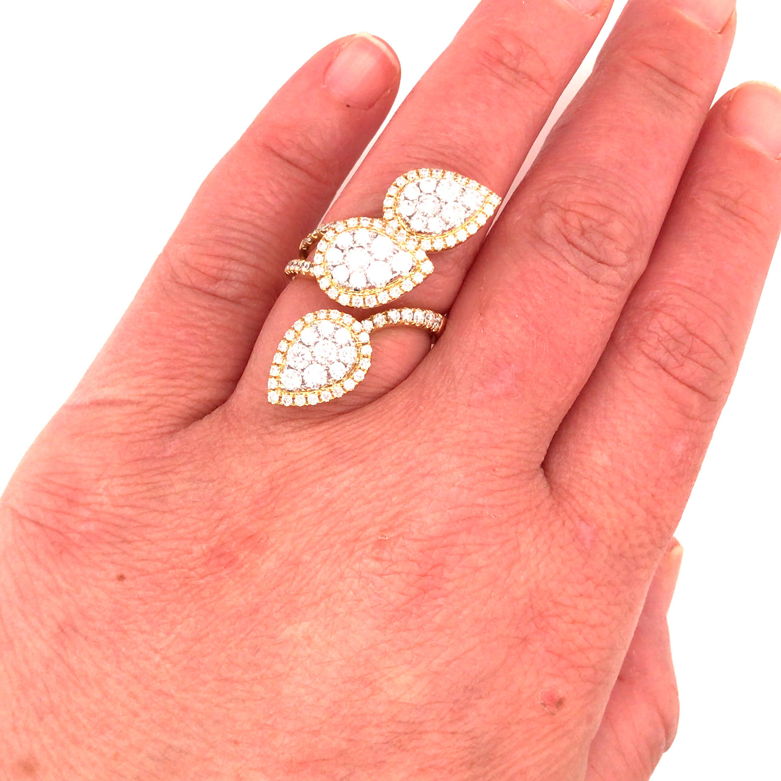 Round Cut 18 Karat Three Pear Shape Cluster Diamond Ring Two-Tone Gold For Sale