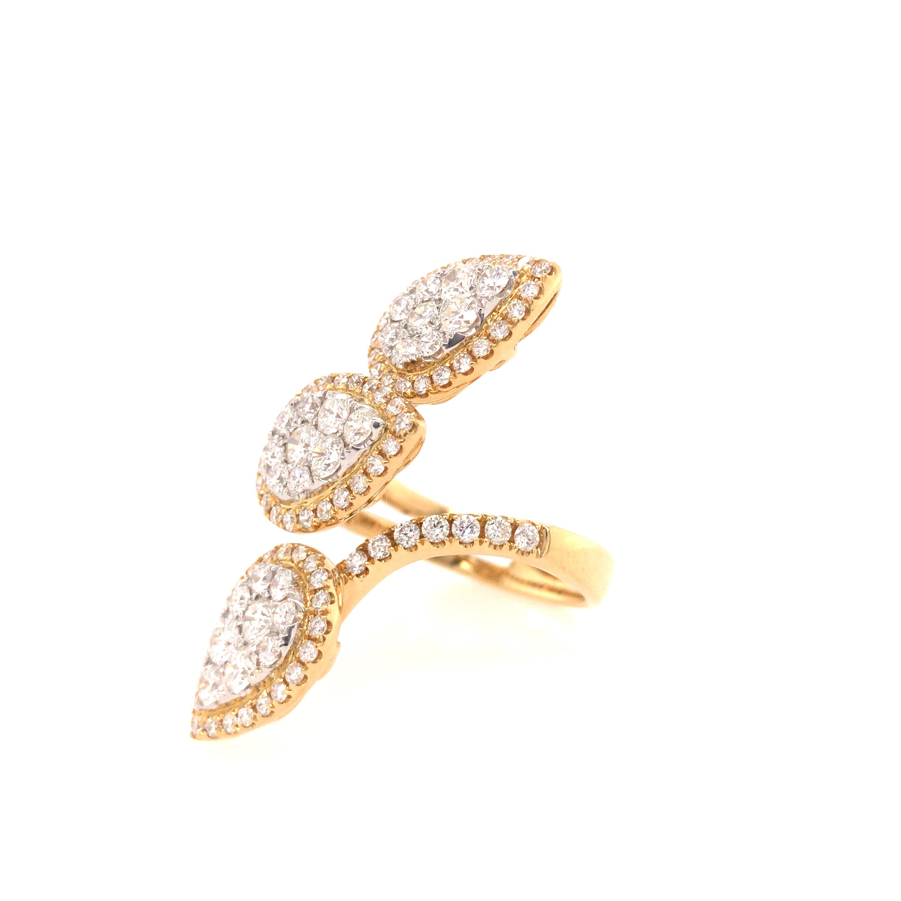 18 Karat Three Pear Shape Cluster Diamond Ring Two-Tone Gold For Sale 1