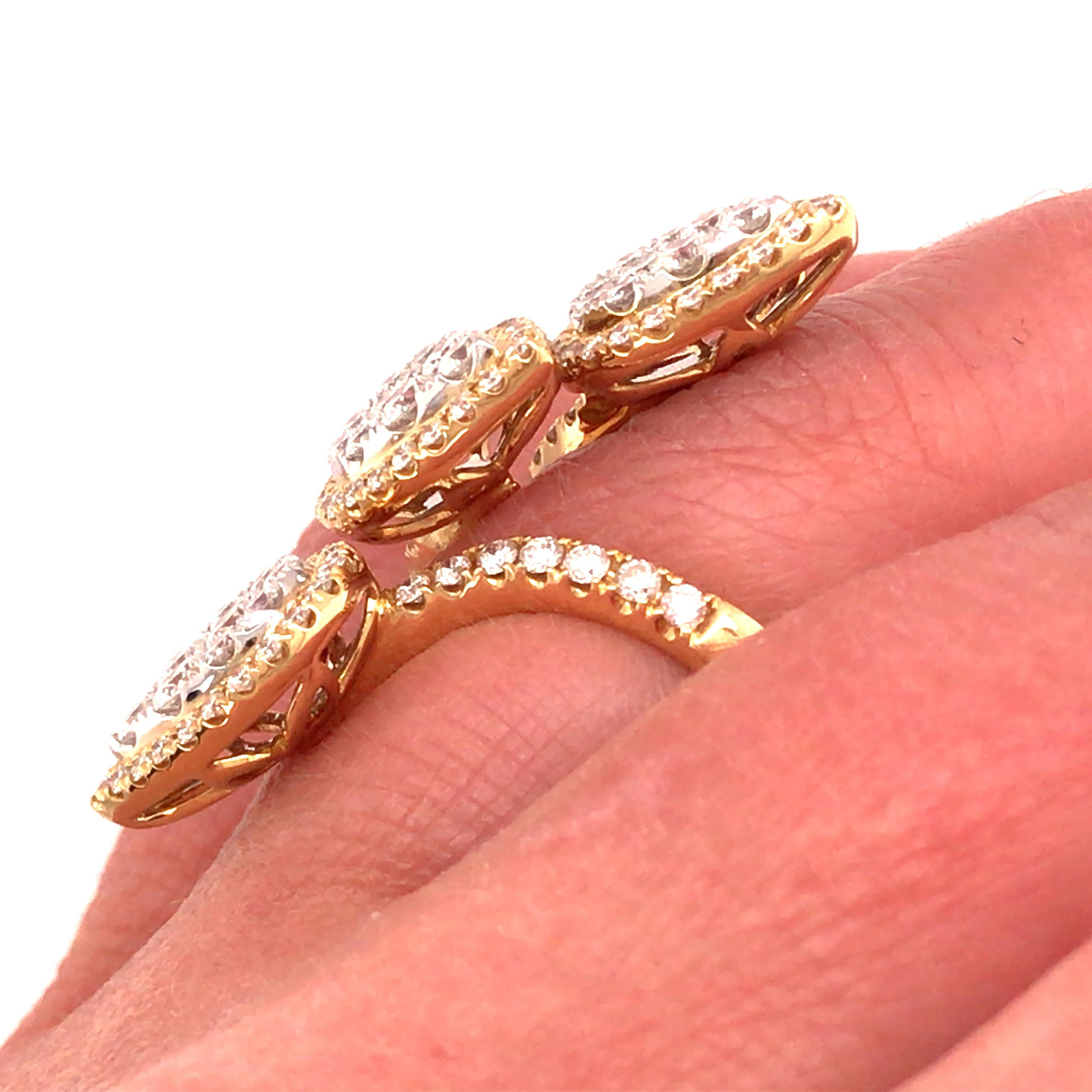 18 Karat Three Pear Shape Cluster Diamond Ring Two-Tone Gold For Sale 3