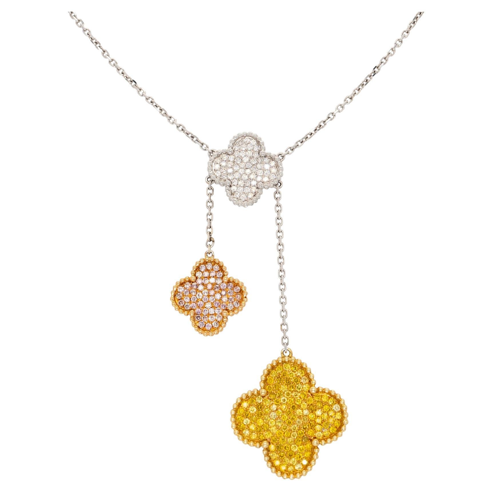 18k Three Tone Gold 2.55ct Three Tone Round Brilliant Diamonds Clover Necklace For Sale
