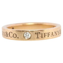 Alianza Tiffany & Co. de 18 quilates. Alianza de diamantes Tiffany Company de 18 quilates.