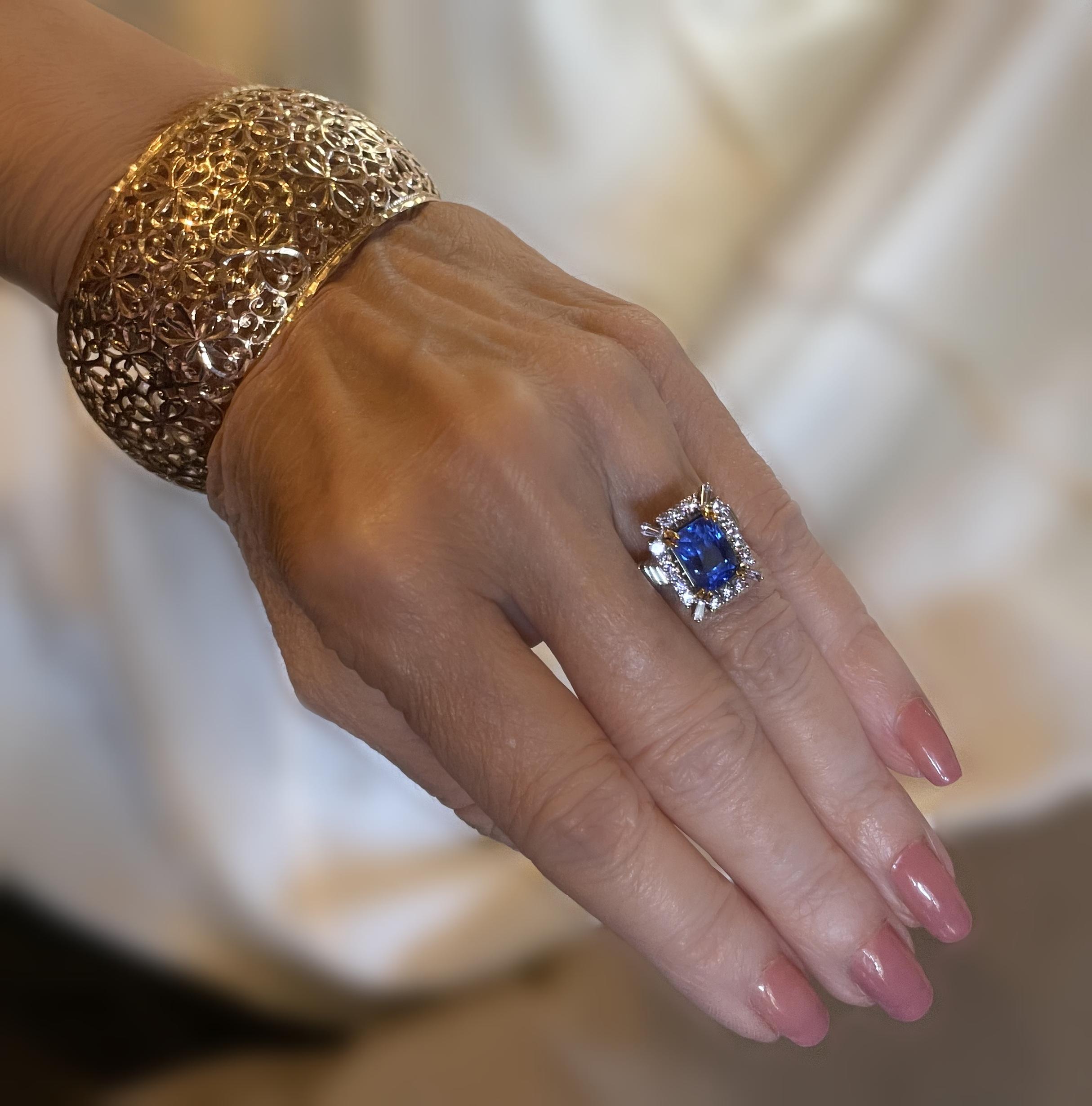 De las mujeres Anillo de diamantes zafiro Tiffany & Co. de 18 quilates GIA Vintage sin calentar VS Fino 6,12 quilates en venta