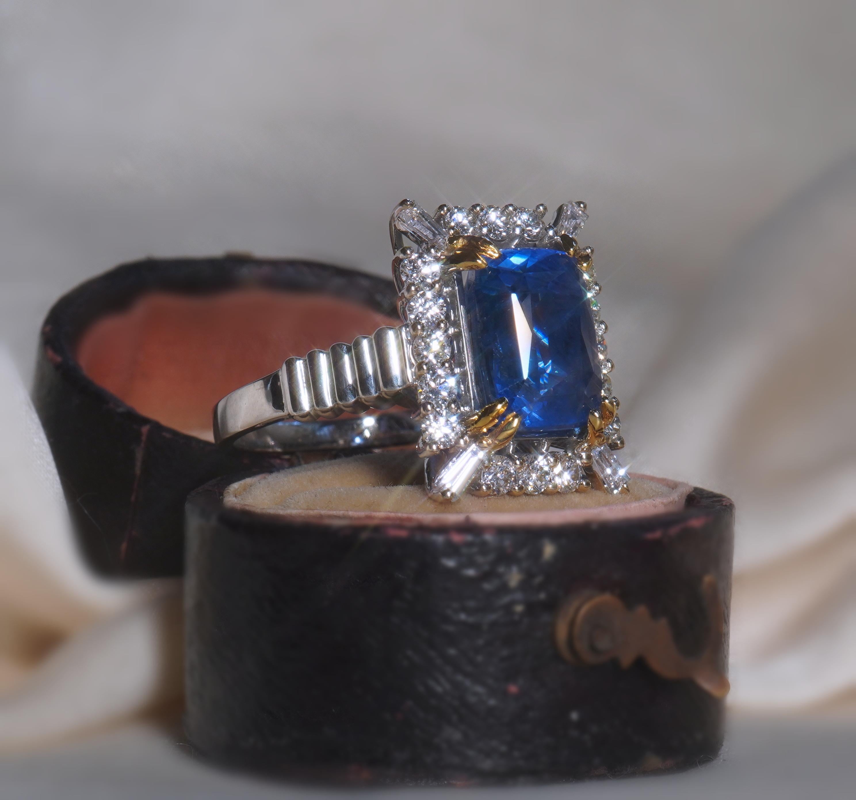 Anillo de diamantes zafiro Tiffany & Co. de 18 quilates GIA Vintage sin calentar VS Fino 6,12 quilates en venta 2