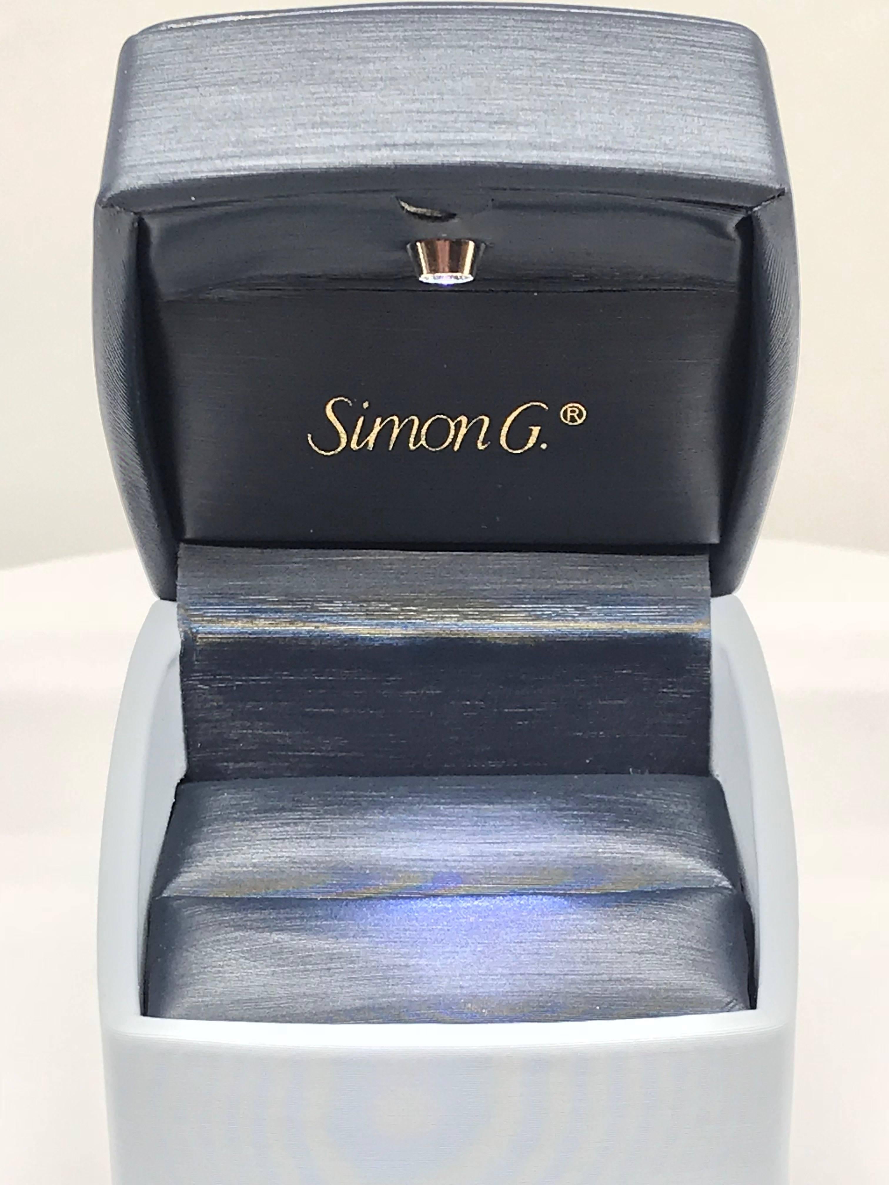 Round Cut 18 Karat Tri Color Gold Diamond Ring Simon G For Sale