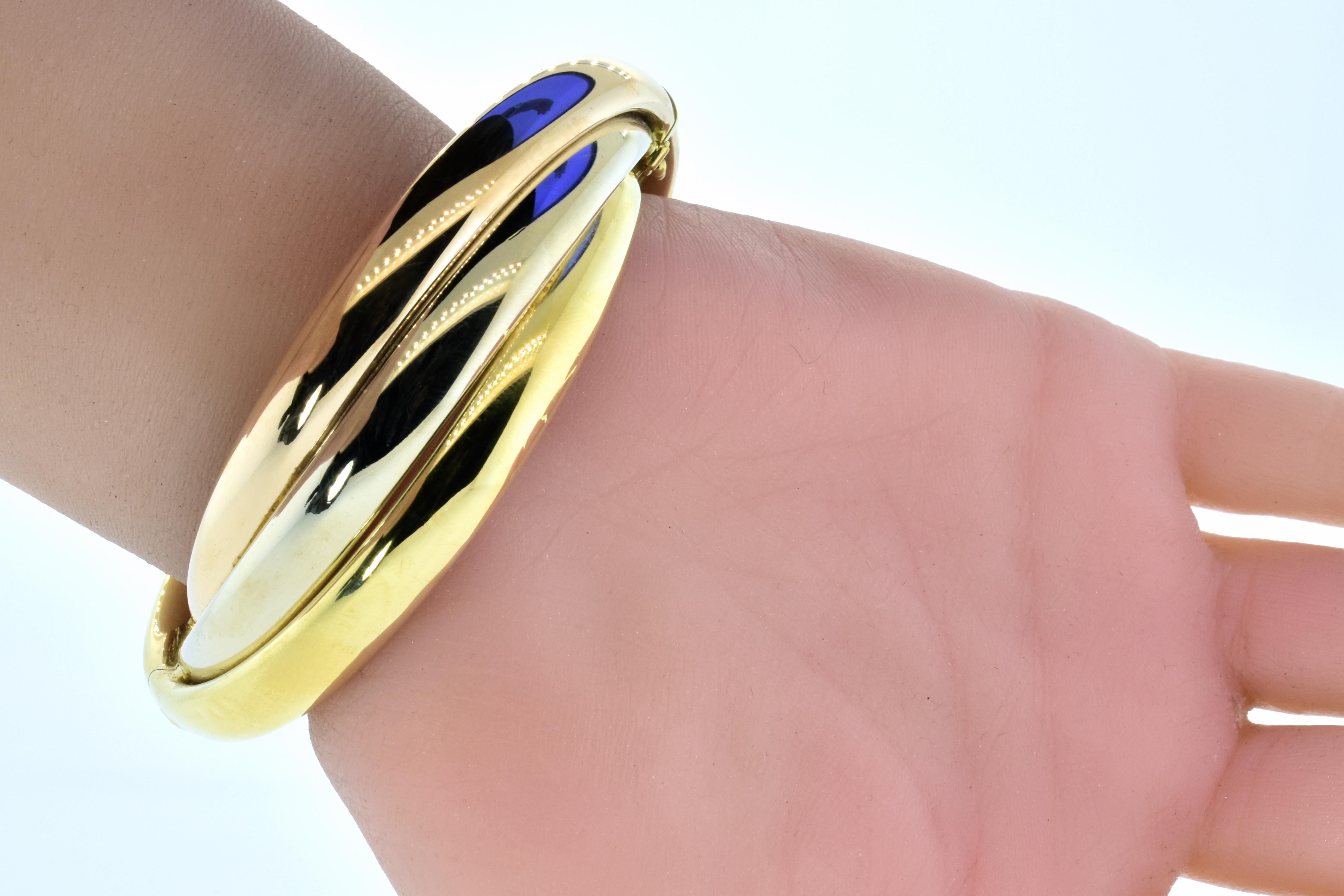 Women's or Men's 18 Karat Tri-Color Gold Vintage Retro Large Bracelet, circa 1960