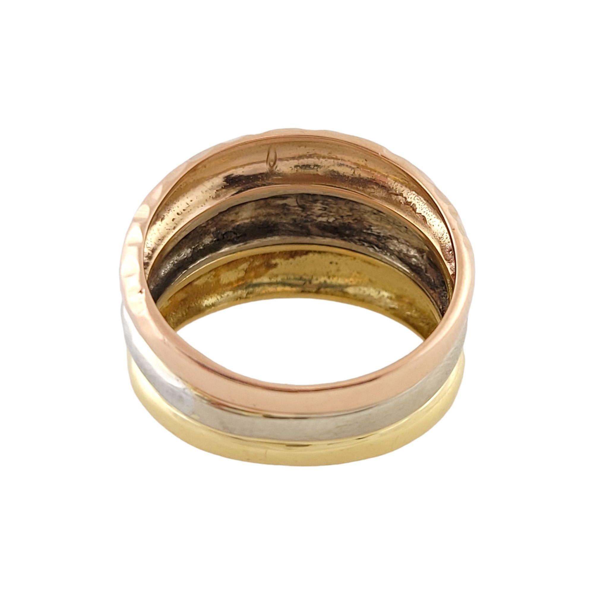 18K Tri Color Strukturierter Ring im Angebot 1