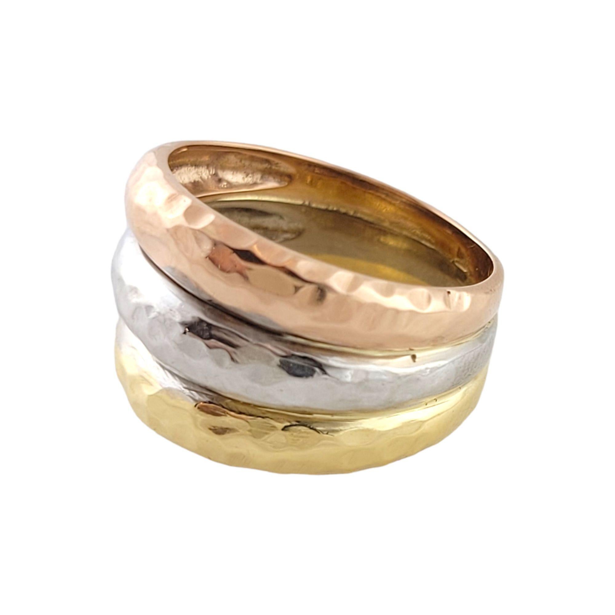 Bague texturée tricolore 18K en vente 2