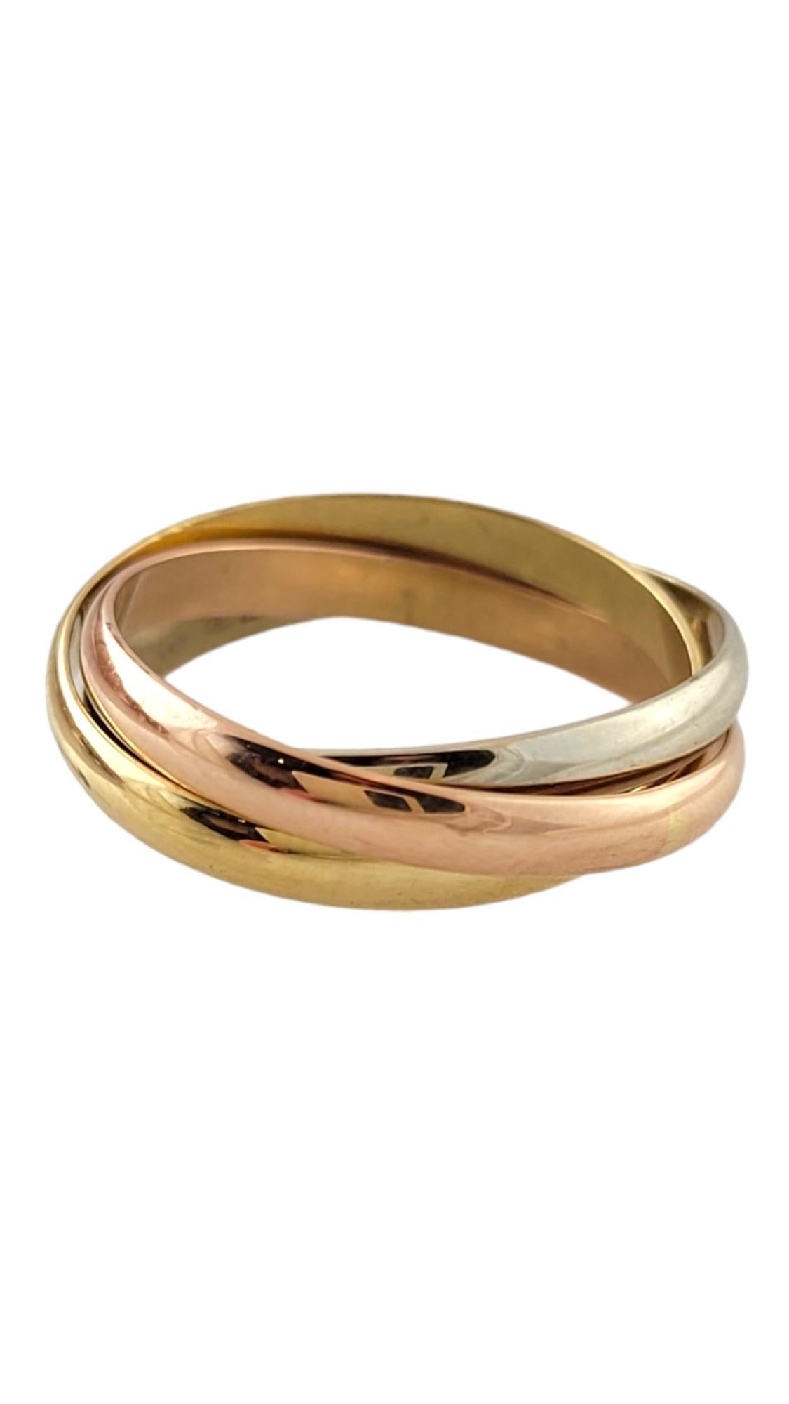 18K Tri Colored Rolling 3 Band Ring Größe 11.25

Dieser wunderschöne Rollring mit 3 Bändern verfügt über ein Band aus 18 Karat Gelbgold, ein Band aus Weißgold und ein Band aus Roségold!

Ringgröße: 11.25
Schaft: 2,85 mm (jedes Band)

Gewicht: 4,66