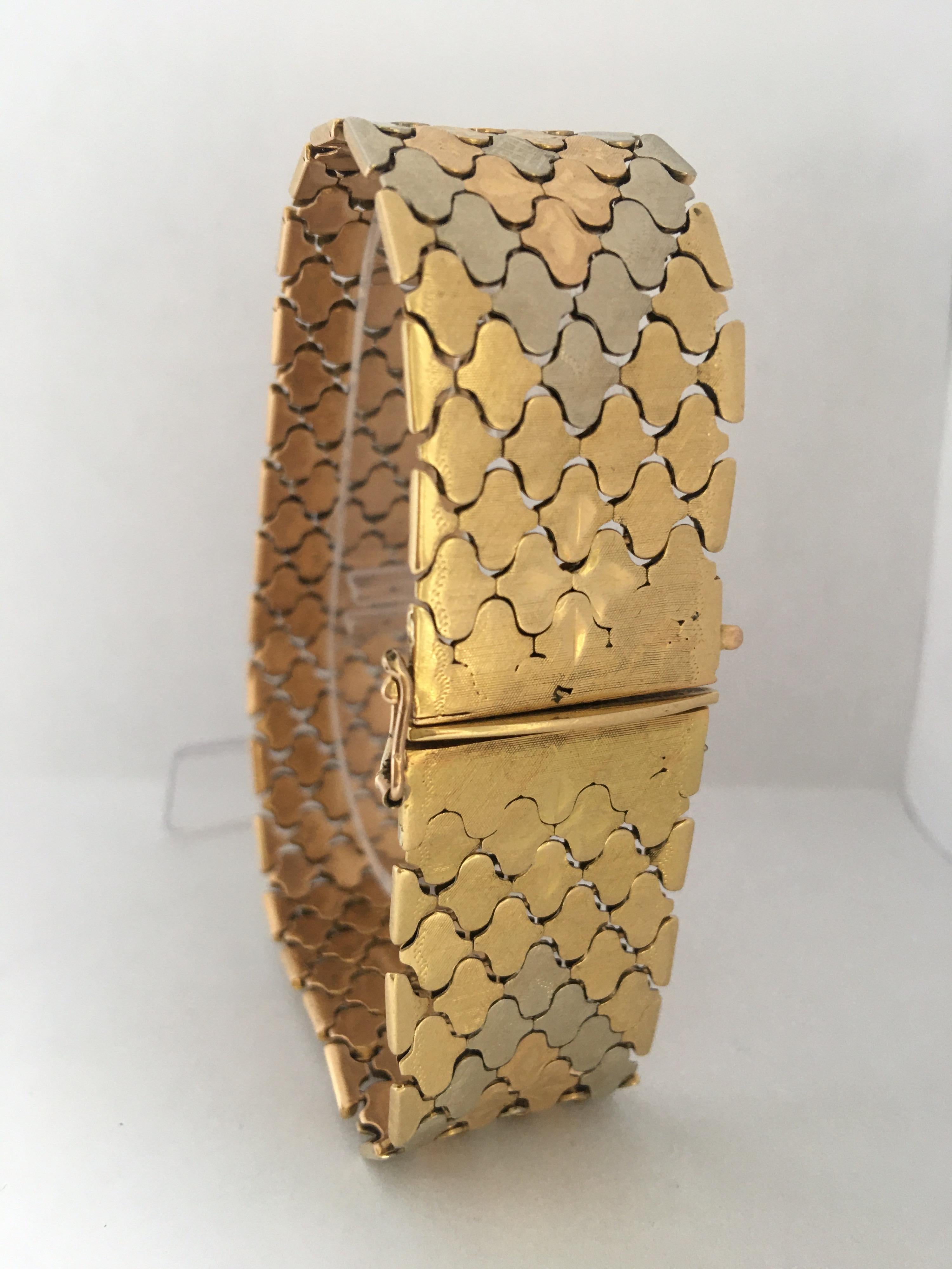 18 Karat Tri-Color Gold Vintage Ladies Bracelet In Good Condition In Carlisle, GB