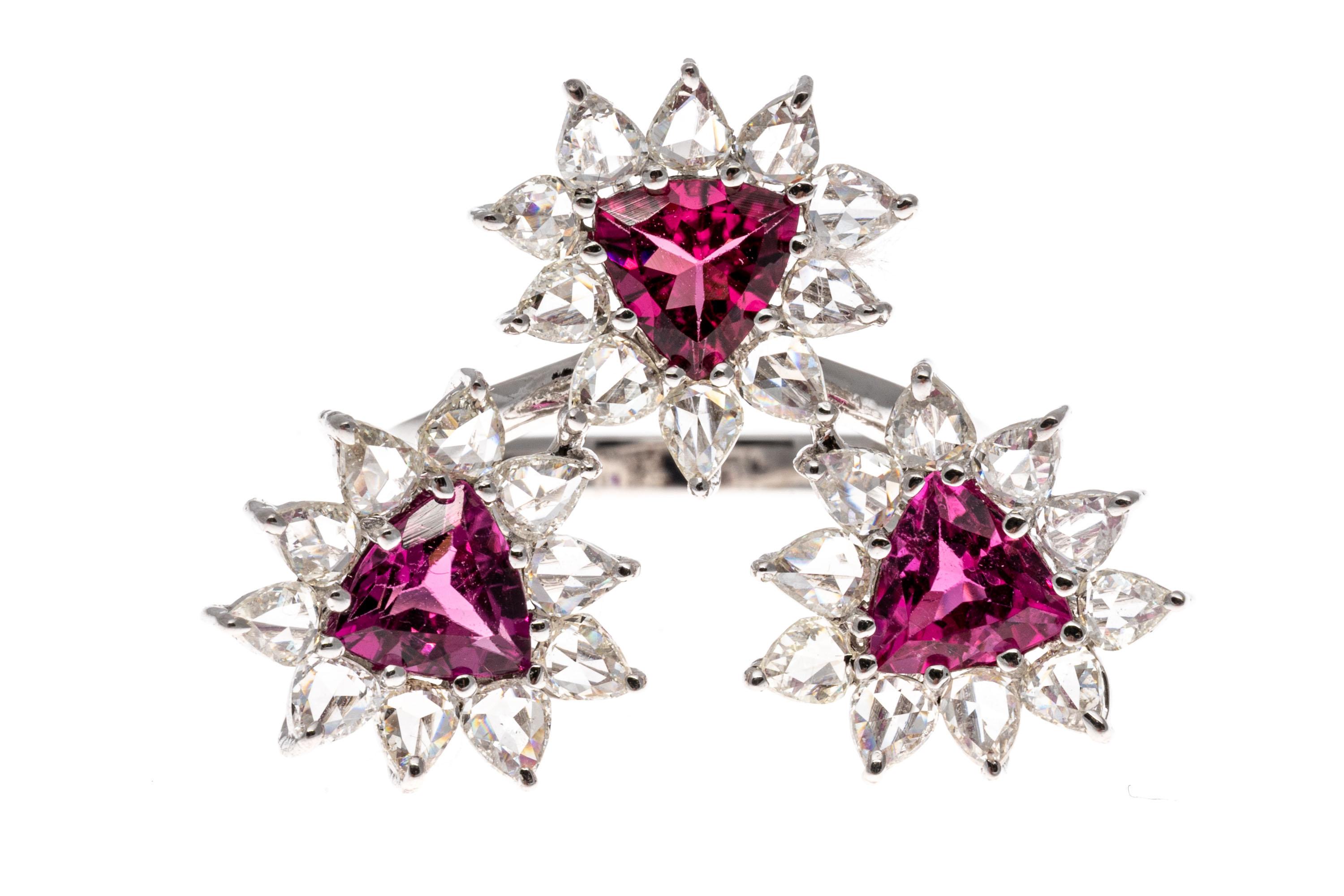 Contemporain Bague à fleur en tourmaline rose trillion et diamants taille poire rose 18 carats en vente