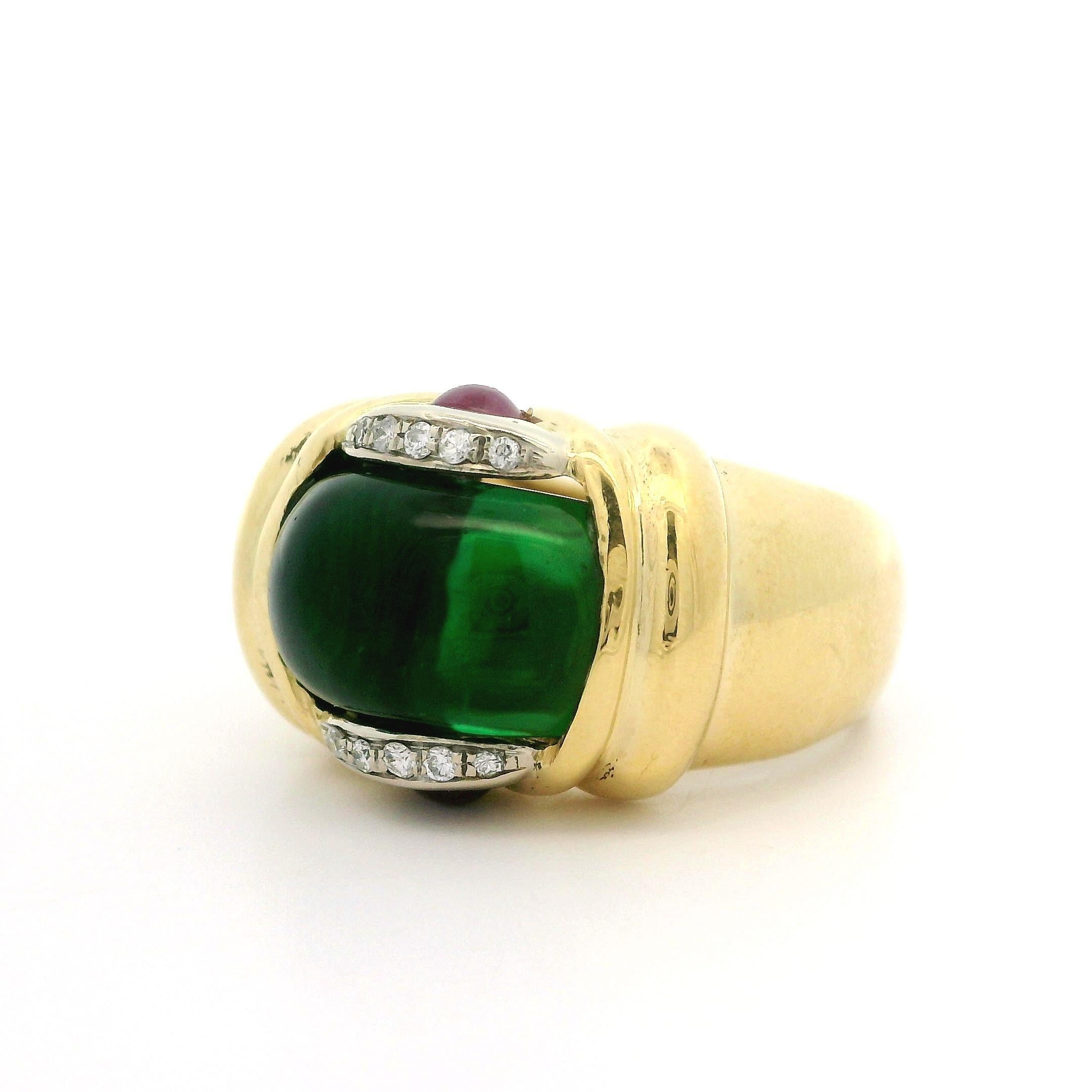 Bracelet large en or 18k TT poli, pierre verte cabochon, pierre rouge et diamant en vente 7
