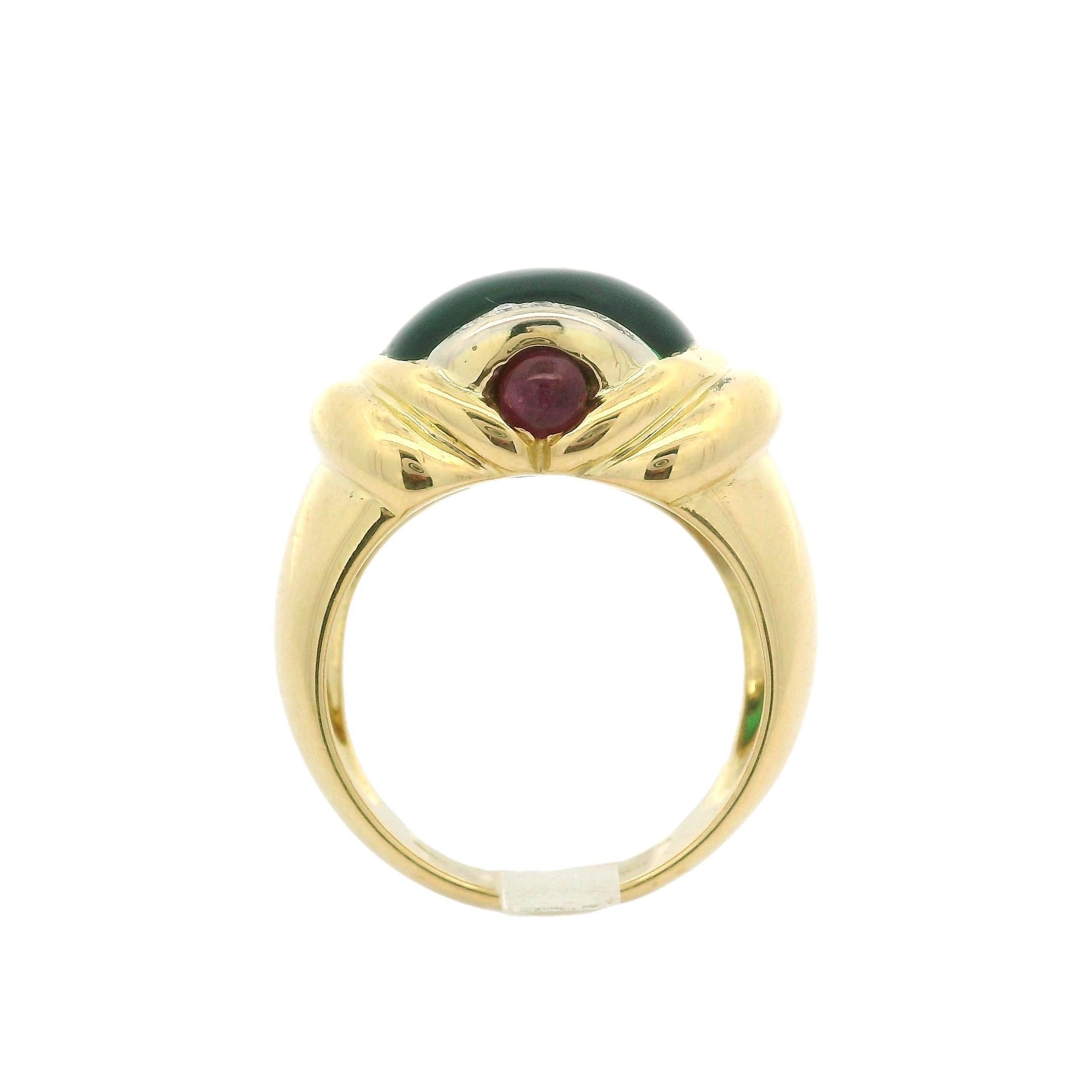 Bracelet large en or 18k TT poli, pierre verte cabochon, pierre rouge et diamant en vente 1