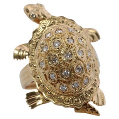18k TURTLE ring. DIAMOND encrusted Turtle 3D Animated Seaturtle ring.