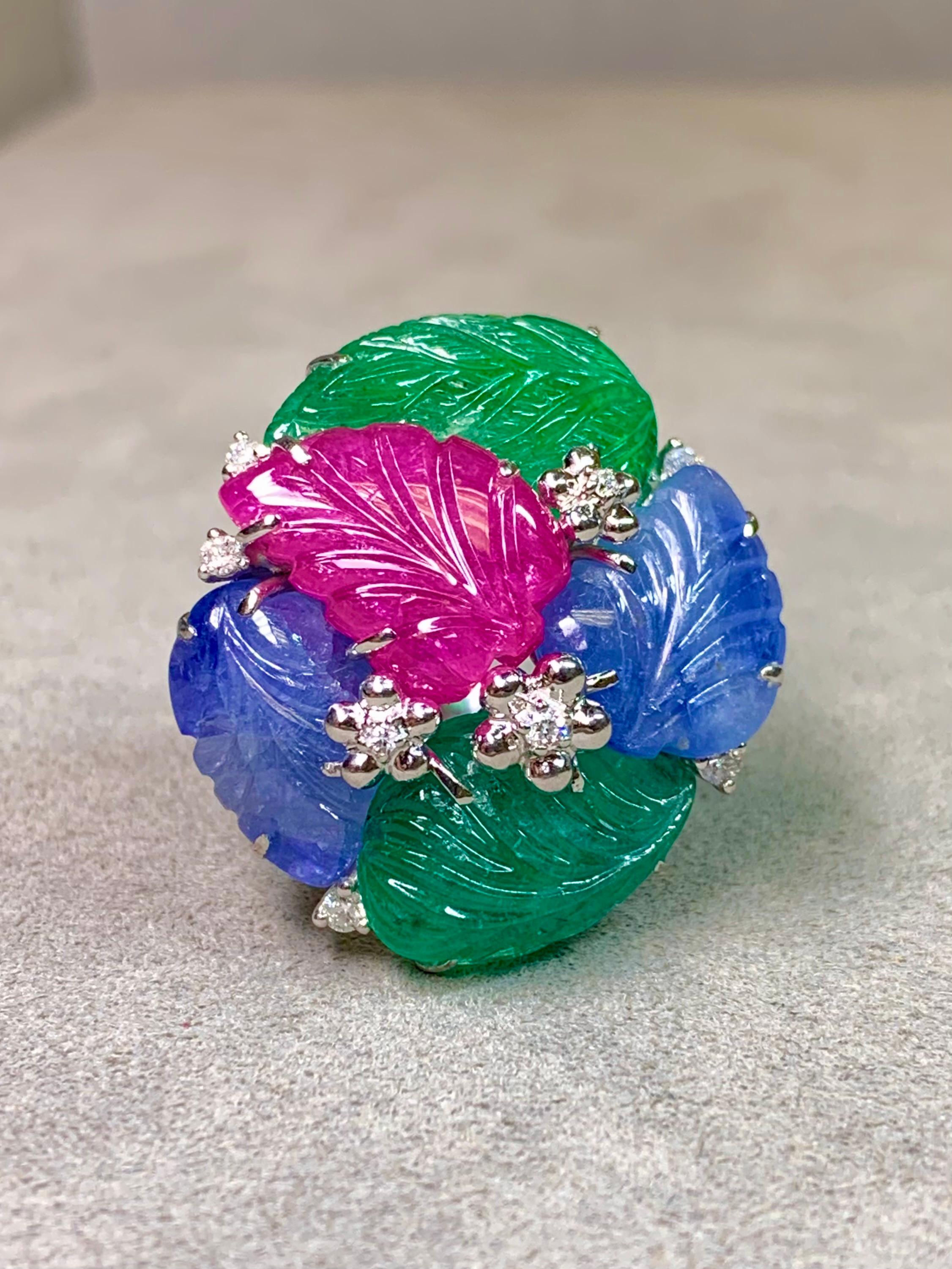 18K Tutti Frutti geschnitzt Rubin Saphir Smaragd Diamant Blatt Cocktail Ring 23ctw im Zustand „Hervorragend“ im Angebot in Winter Springs, FL