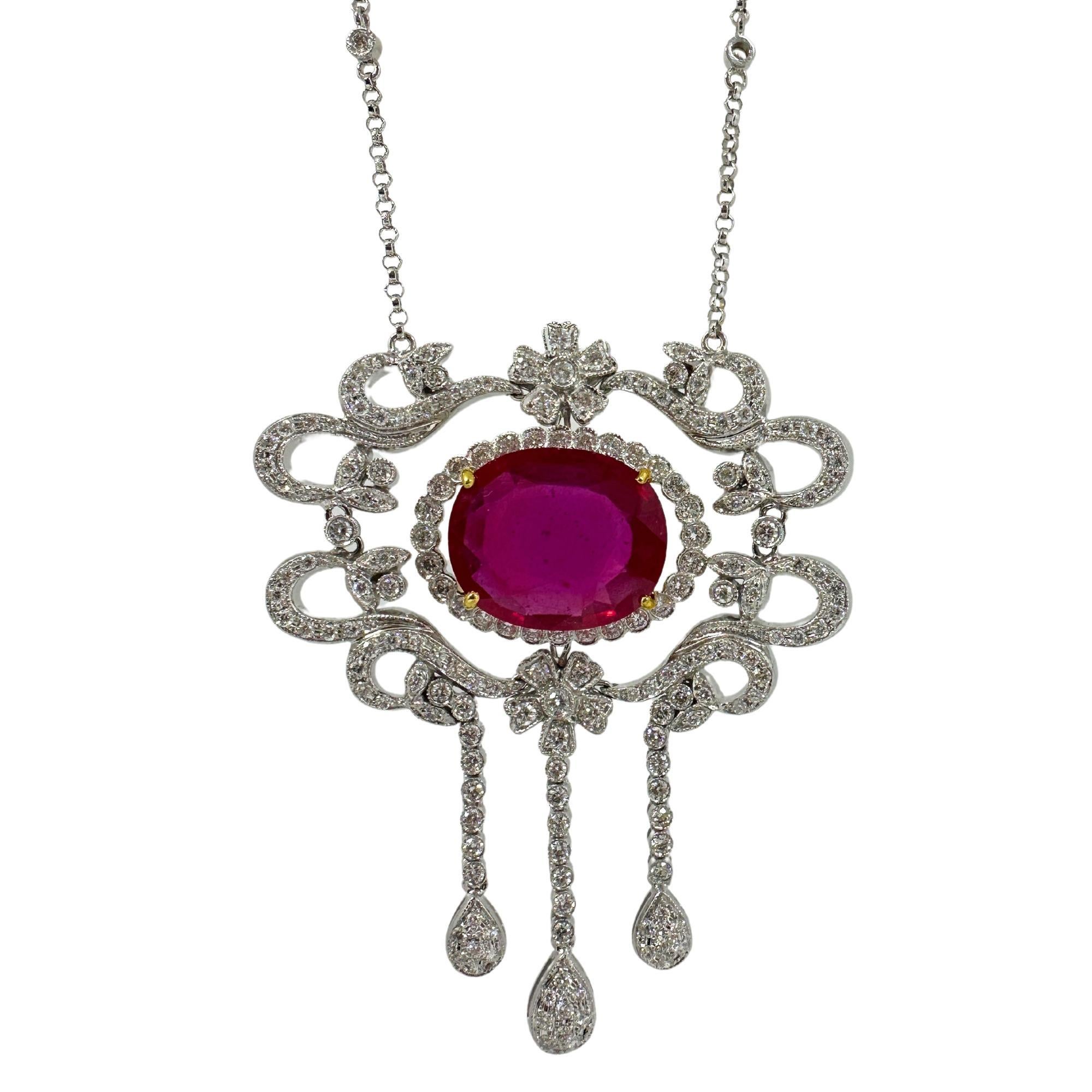 Taglio ovale Collana bicolore in diamanti e rubini africani 18K in vendita