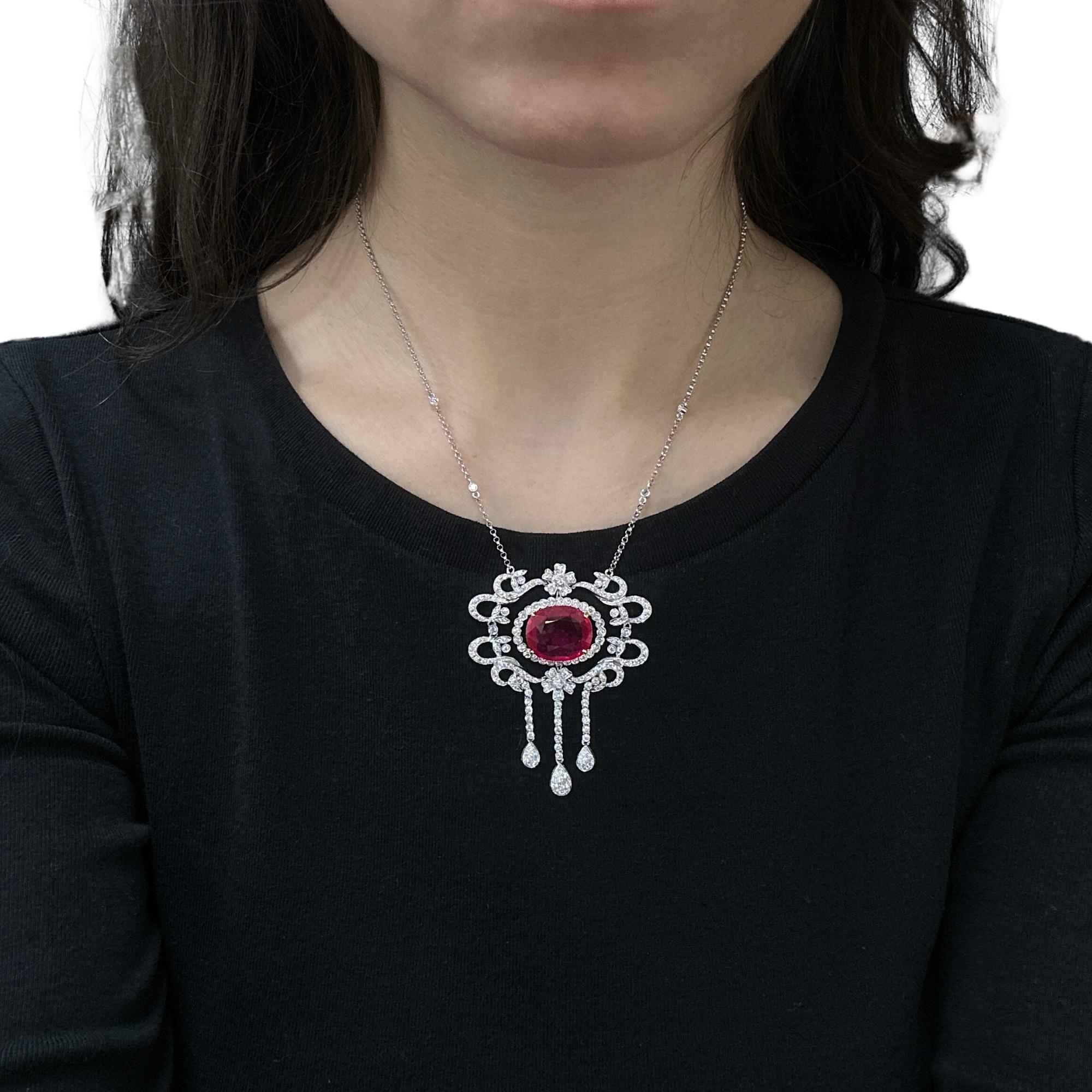 Donna Collana bicolore in diamanti e rubini africani 18K in vendita