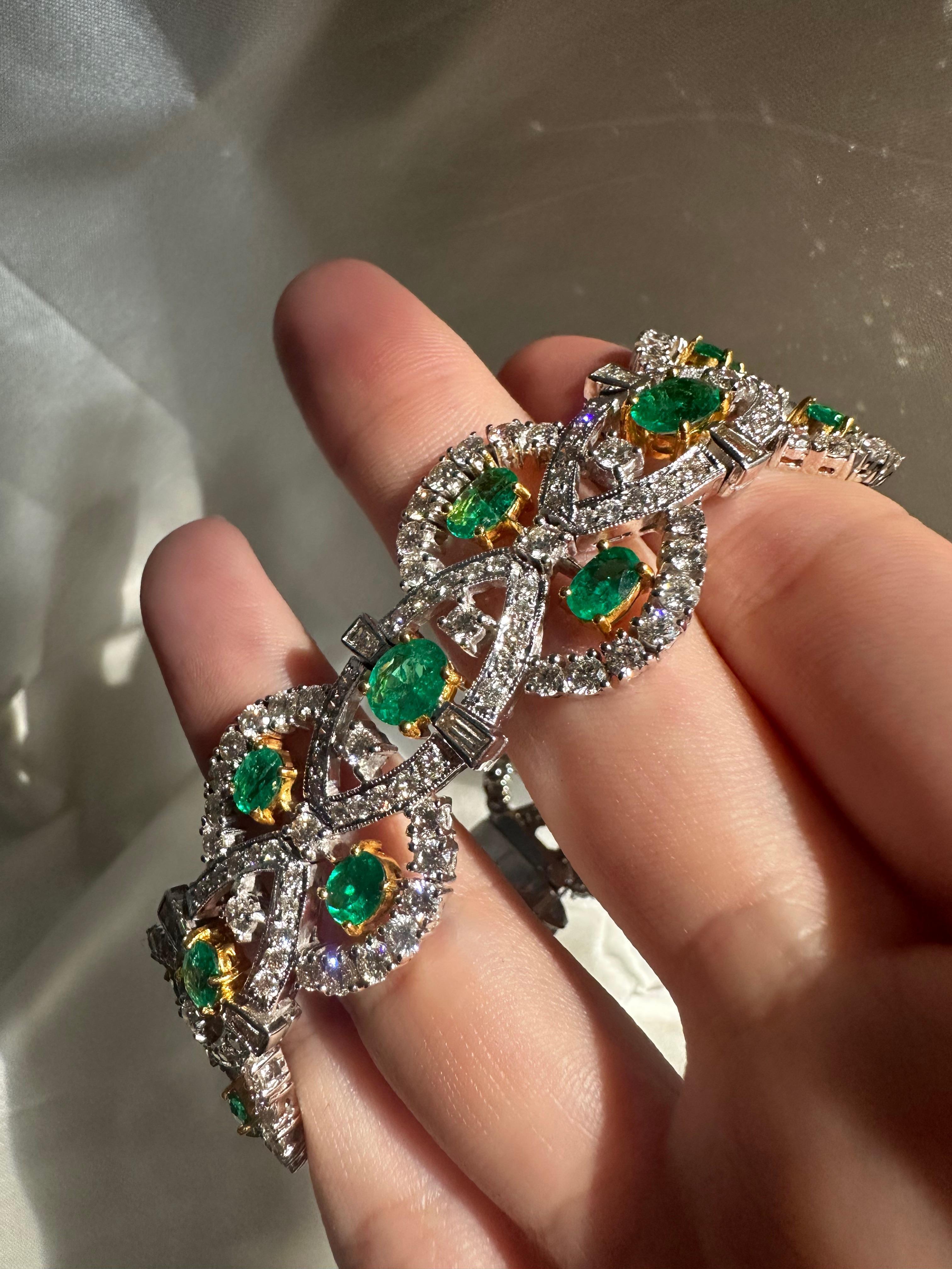18K Zweifarbiges Diamant- und Smaragdarmband im Angebot 2