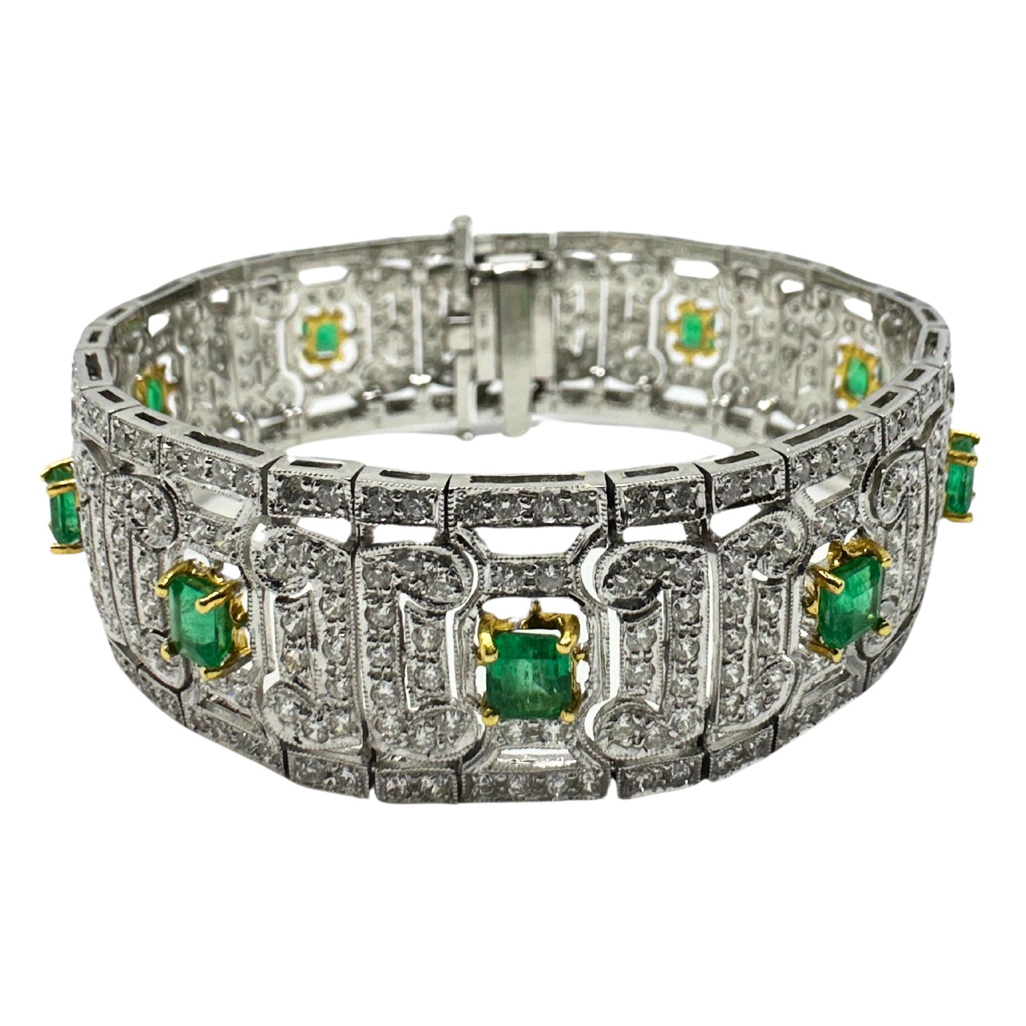 Bracelet ajouré en diamants et émeraudes 18K bicolores Unisexe en vente