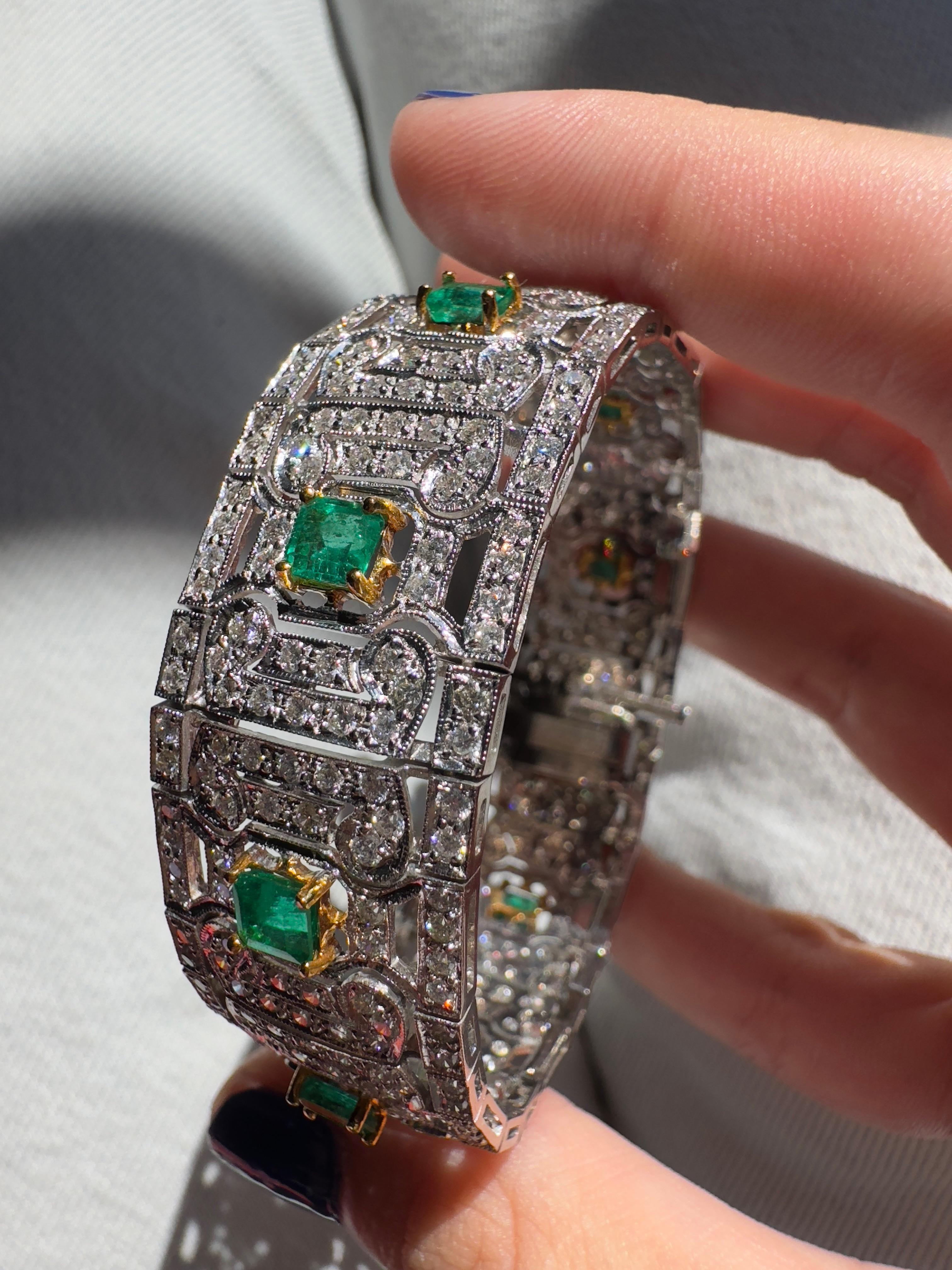 Bracelet ajouré en diamants et émeraudes 18K bicolores en vente 3