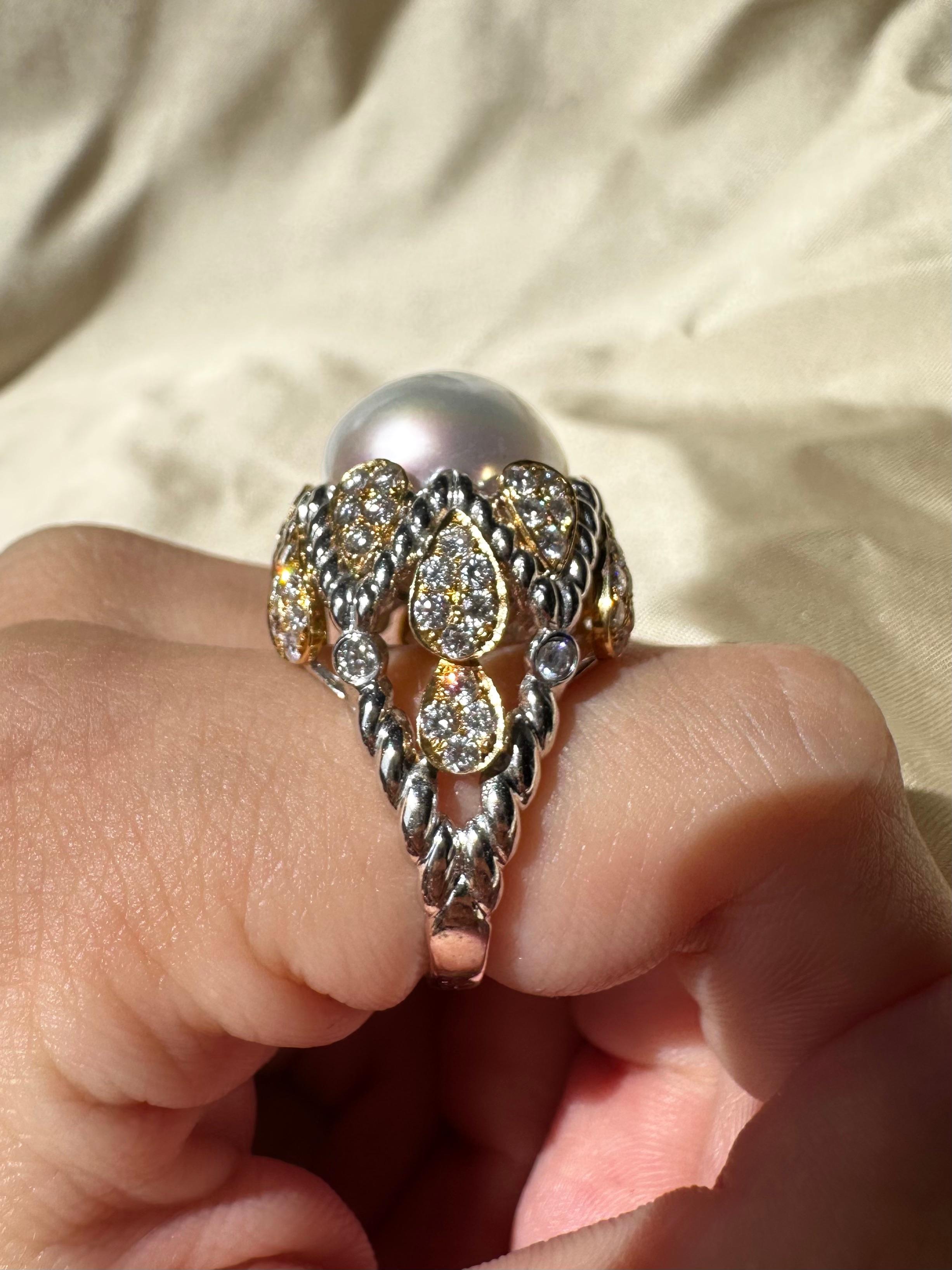 18K zweifarbiger Diamant und Perle Cocktail Ring (Rundschliff) im Angebot