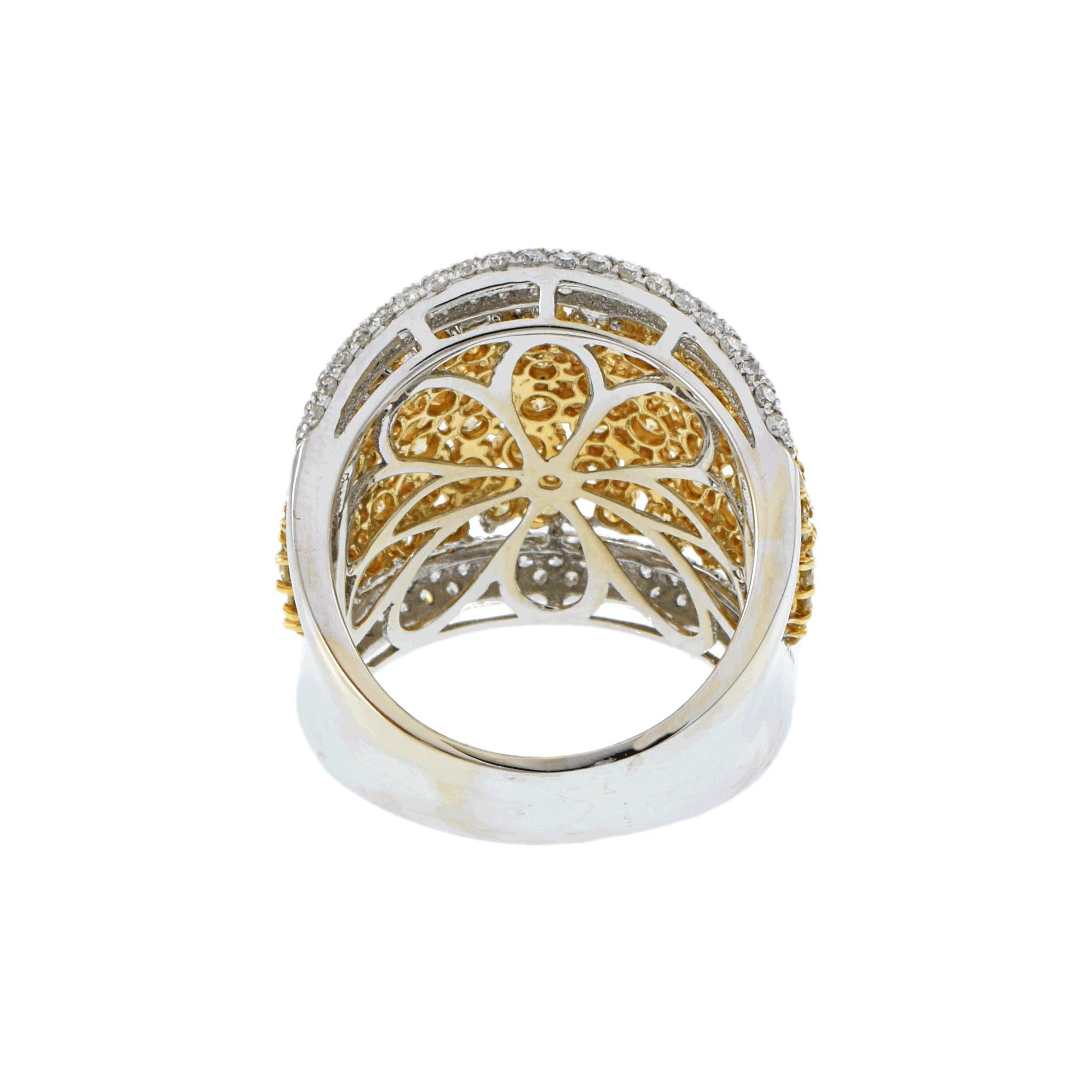 18K Two-Tone Dome Ring with Yellow and White Diamonds, 3.65 CTW in vendita 4