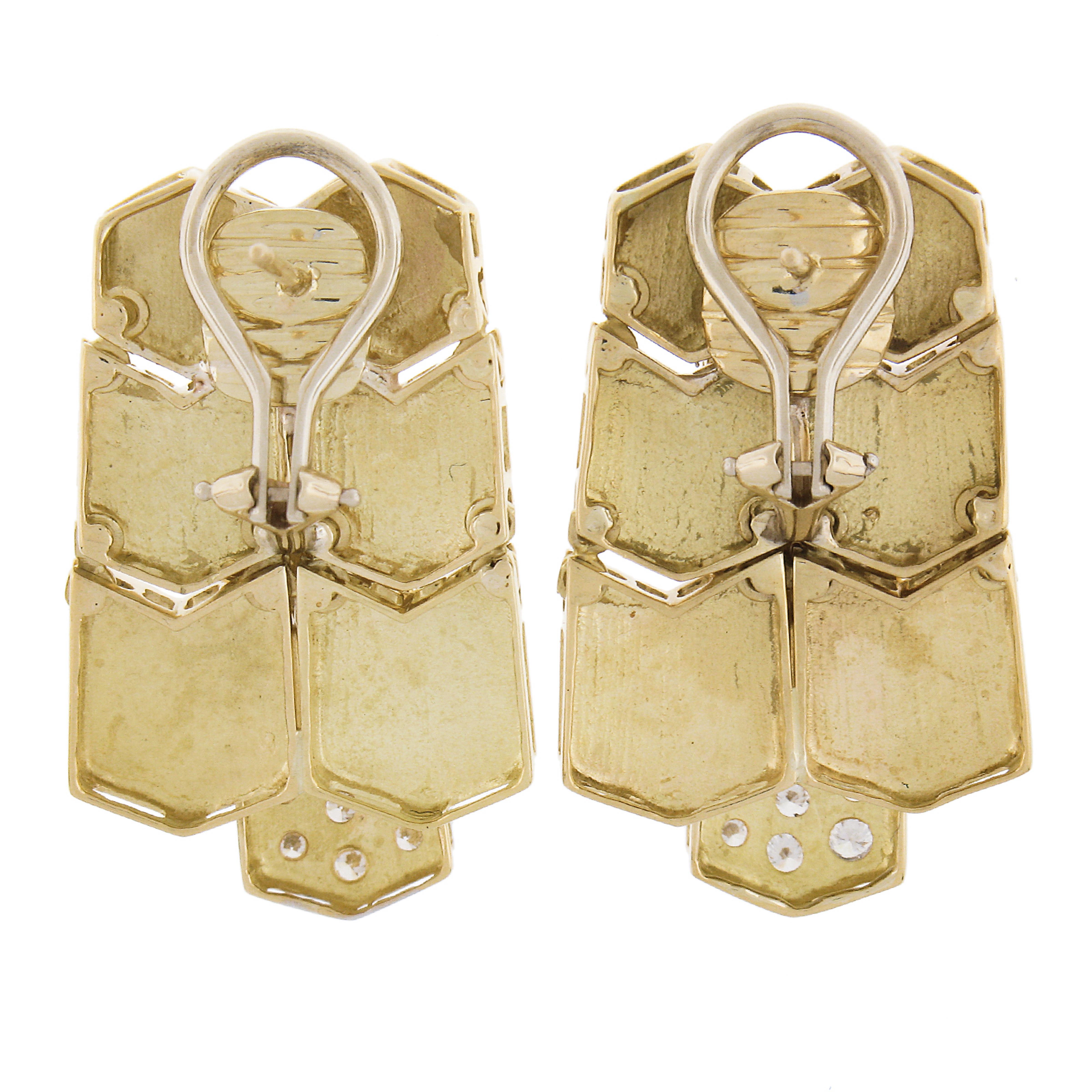 De las mujeres Pendientes Colgantes de Oro de Dos Tonos de 18 quilates y 1,25 quilates de Diamante Chevron Flexible en venta