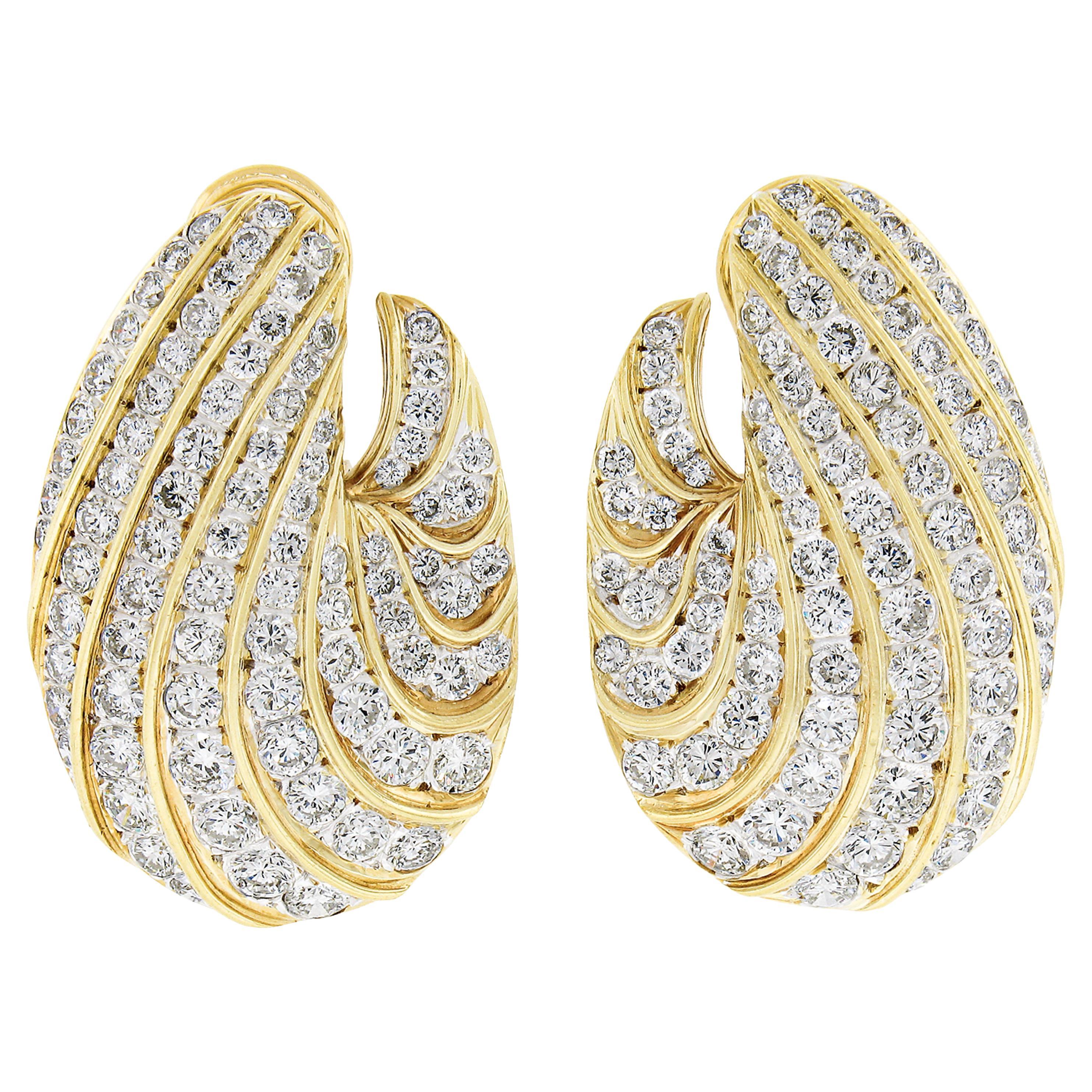 18K Two Tone Gold 14ctw Fiery Diamond Polished Scalloped Large Omega Earrings For Sale