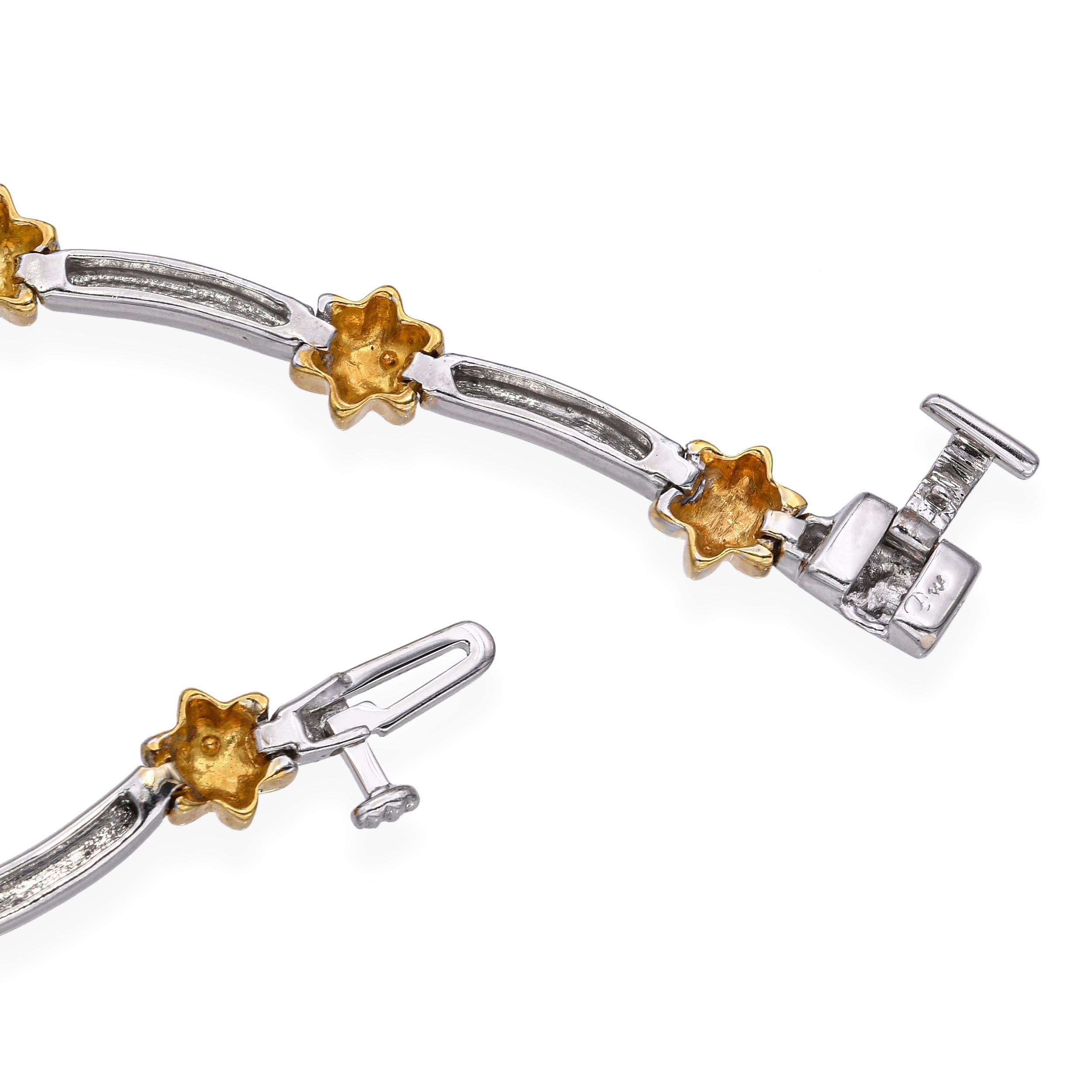Collana floreale in oro 18k bicolore con rubino da 2,34tcw e diamante da 2,25tcw In condizioni buone in vendita a New York, NY