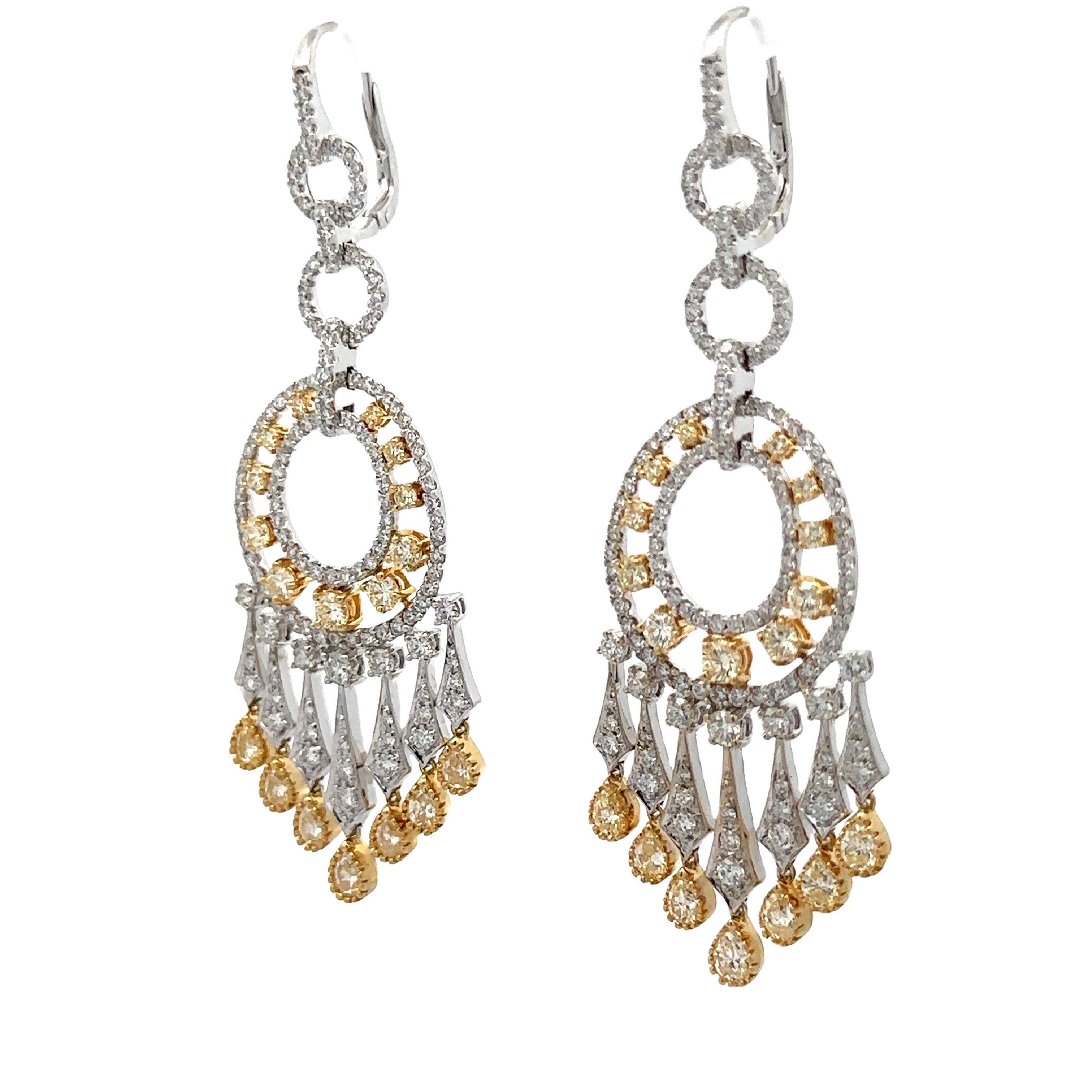 18k Two Tone Gold 7.90ct Fancy Yellow & White Diamond Dangle Chandelier Earrings In Excellent Condition For Sale In Montclair, NJ