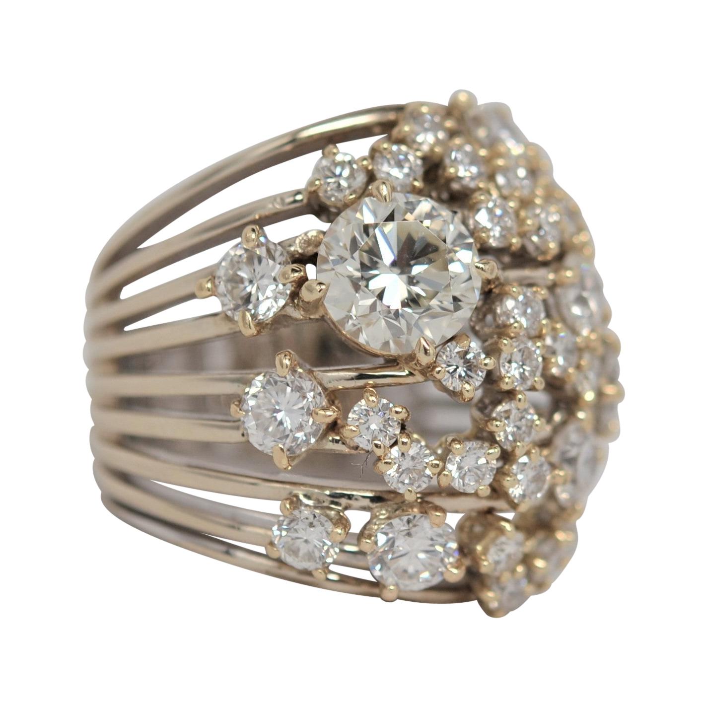 18K Two Tone Gold and Diamond Cluster Ring with 4.11 Carats For Sale