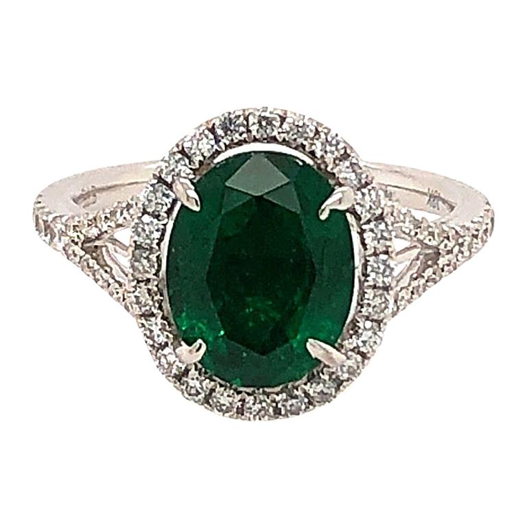 18 Karat Two-Tone Gold Emerald and Diamond Ring For Sale