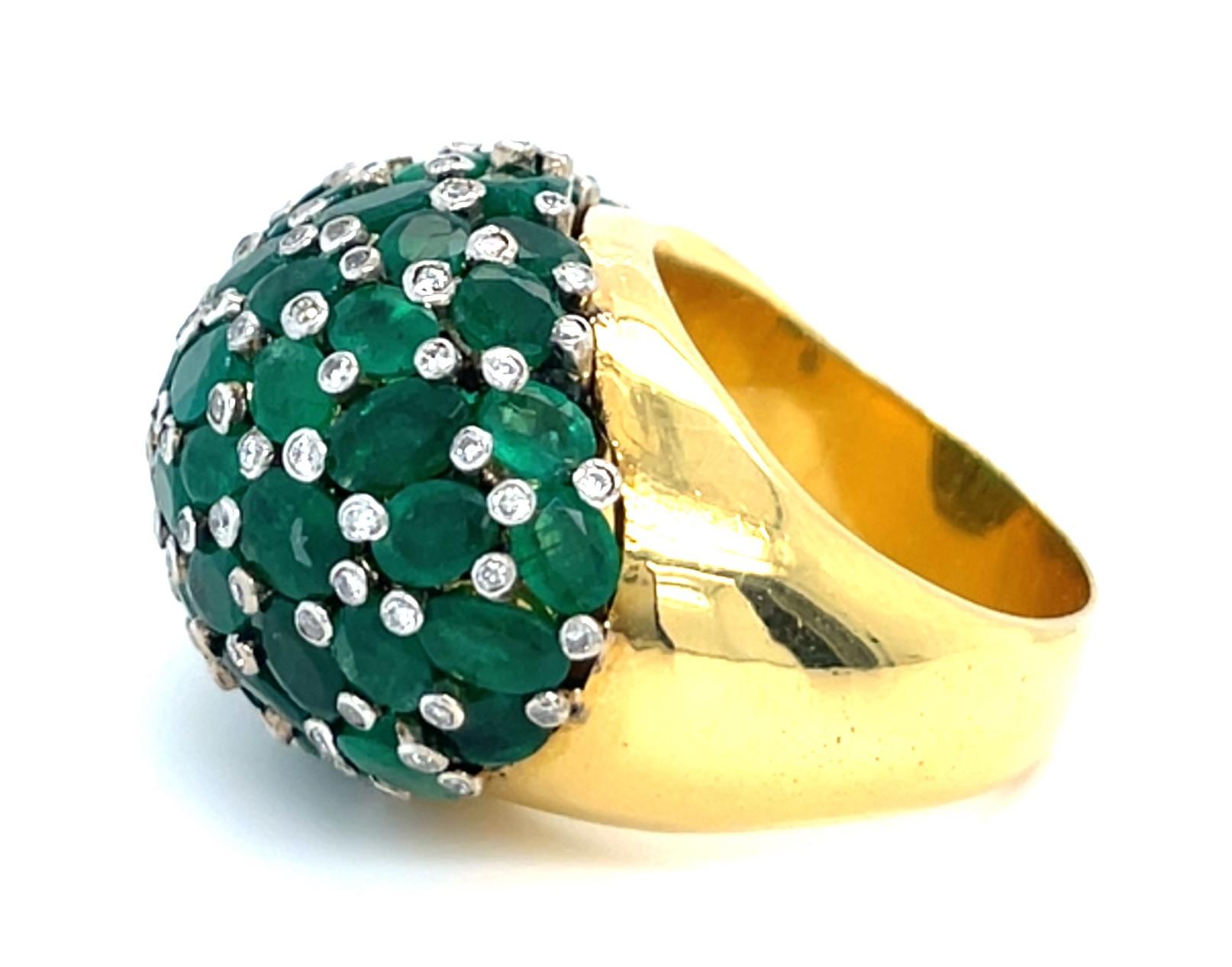 Anello bicolore in oro 18k e smeraldo con accenti di diamanti, misura 7,25 in vendita 4