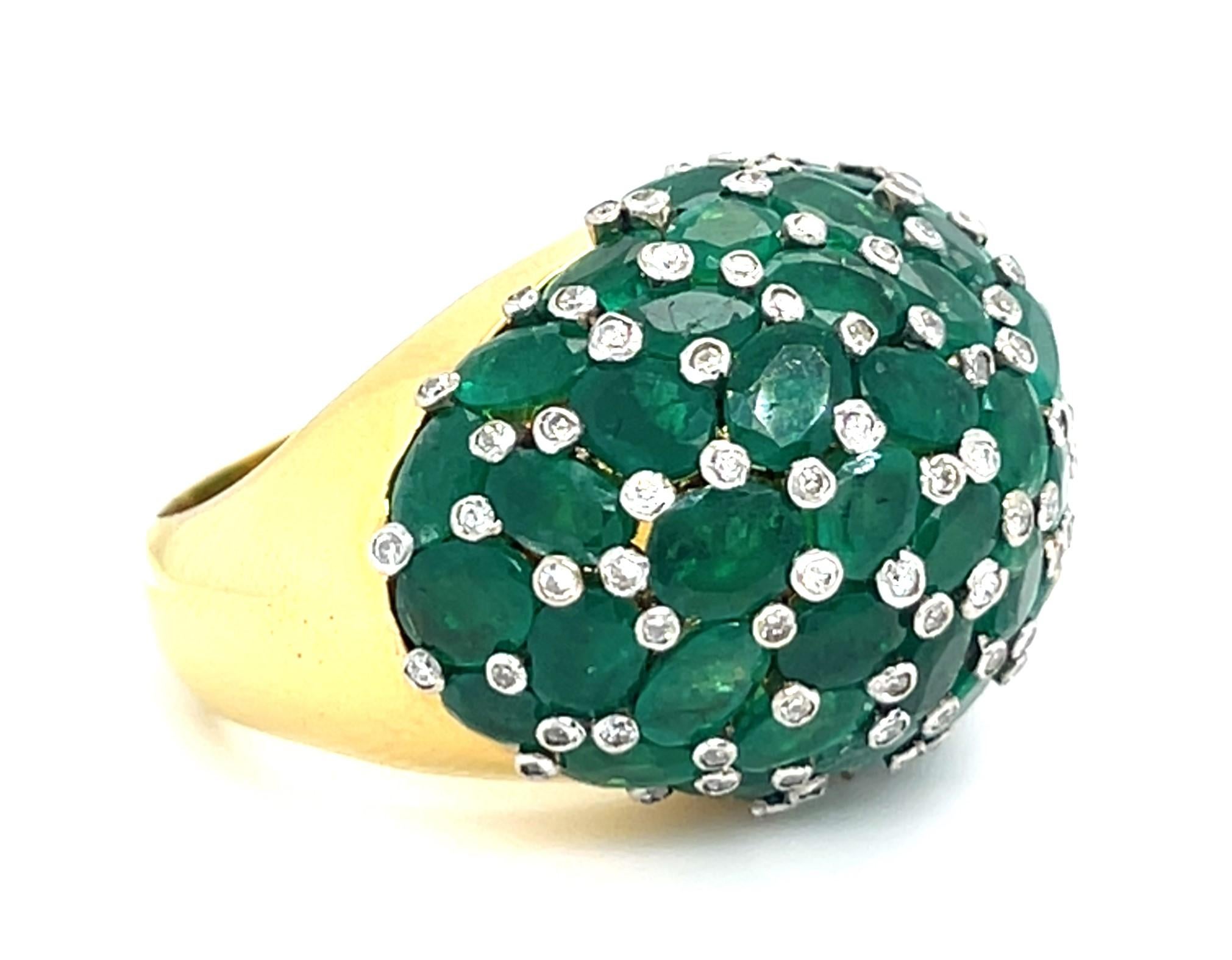 Bellissimo anello con smeraldo e diamante
Incastonato in oro giallo e bianco bicolore a 18 carati
Peso lordo: 24,70 grammi
Misura dell'anello: 7-1/4
In primo piano nell'asta Bonhams California Jewell 11 giugno 2019 Los Angeles

Articolo di