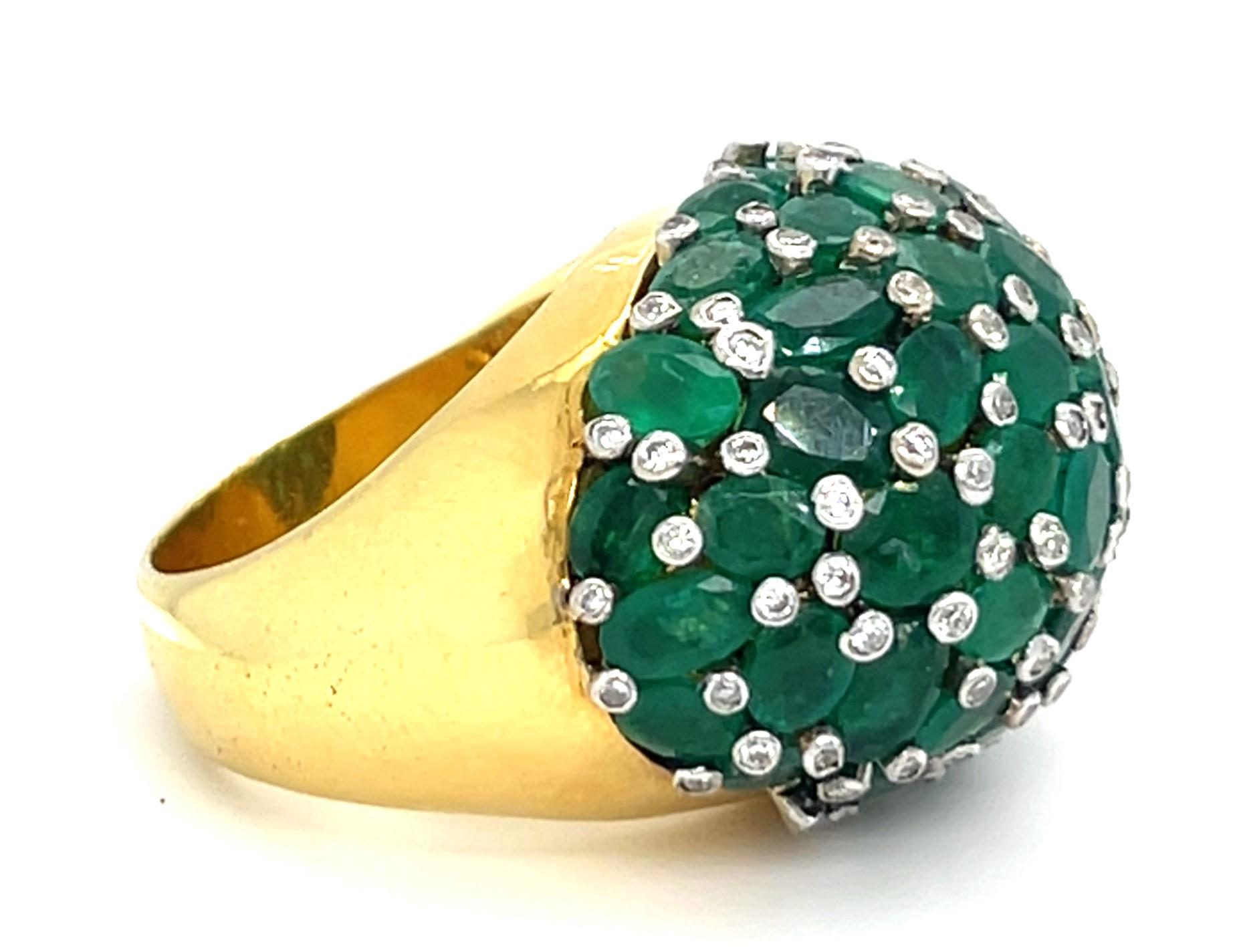 Moderno Anello bicolore in oro 18k e smeraldo con accenti di diamanti, misura 7,25 in vendita