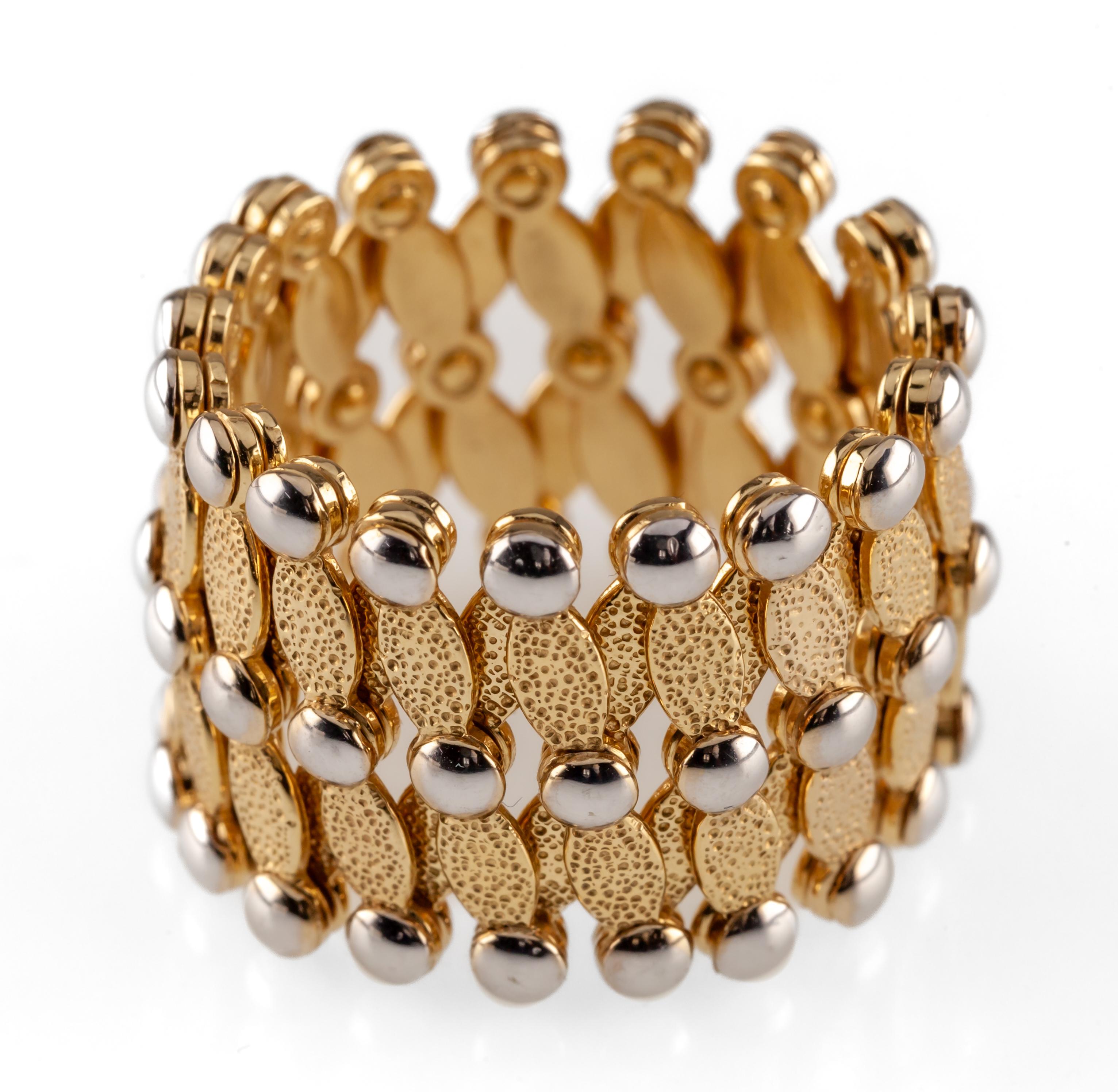 18k Two Tone Gold Expansion Ring/Bangle Bracelet by The Gold Market Firenze In Good Condition For Sale In Sherman Oaks, CA