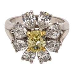 18 Karat Two-Tone Gold Flower Star Ring