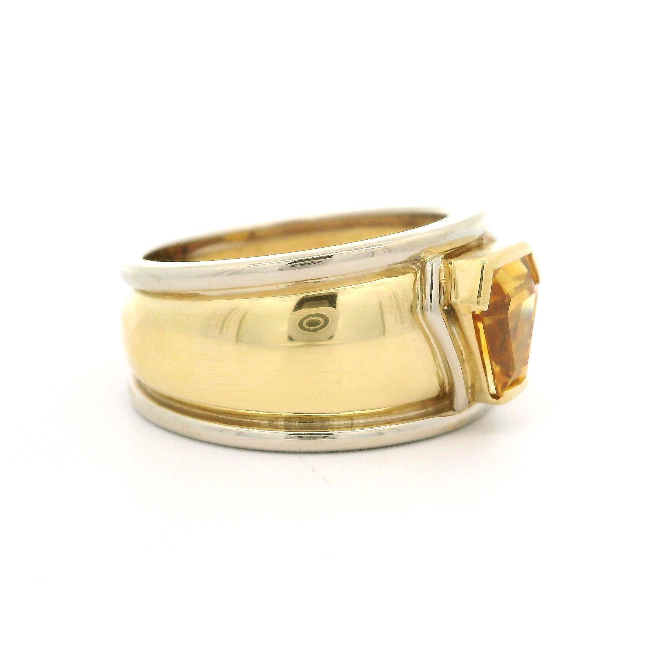 18 Karat zweifarbiges Gold GIA Schild Step Cut Gelber Saphir Breiter Zigarrenring im Angebot 5