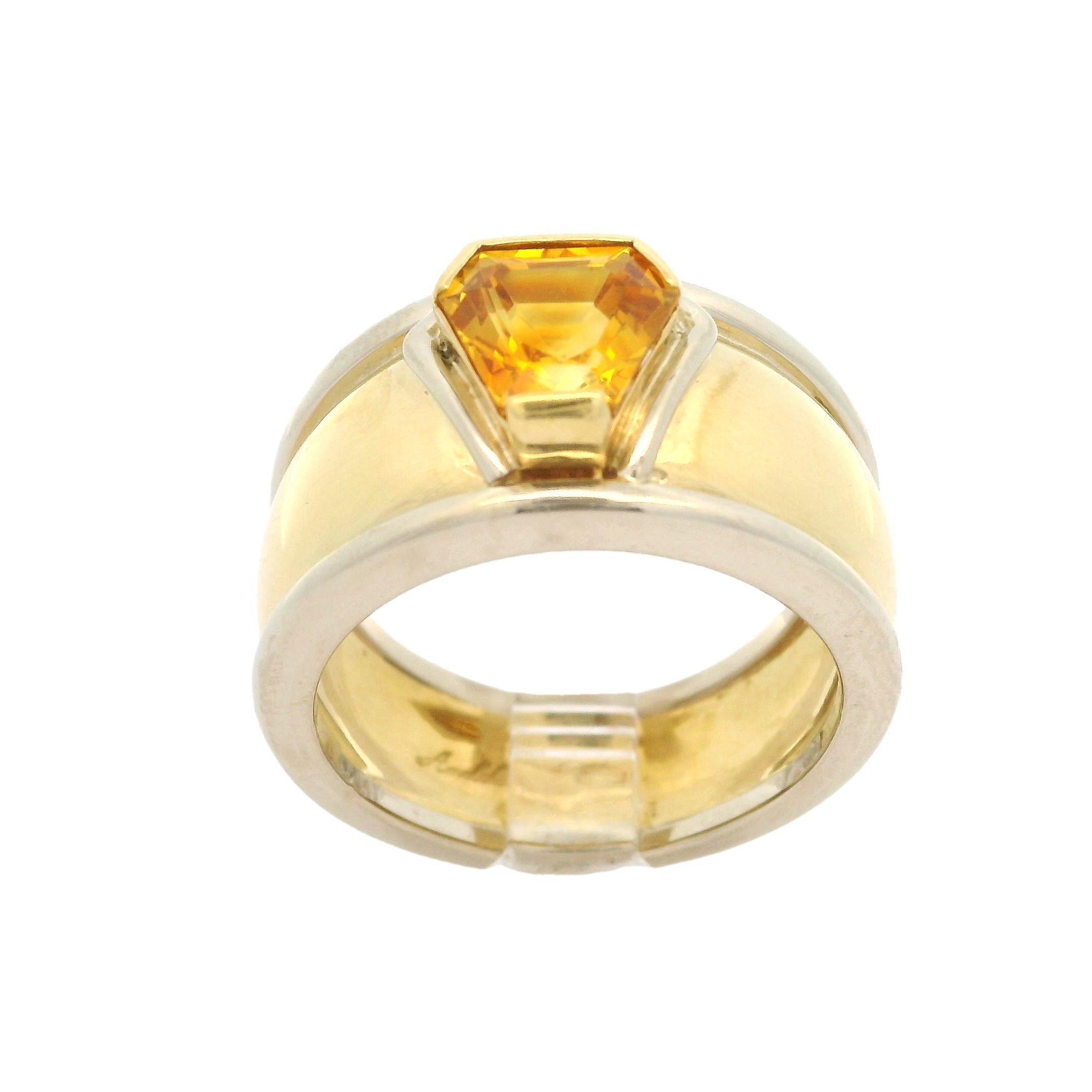 18 Karat zweifarbiges Gold GIA Schild Step Cut Gelber Saphir Breiter Zigarrenring im Zustand „Hervorragend“ im Angebot in Montclair, NJ
