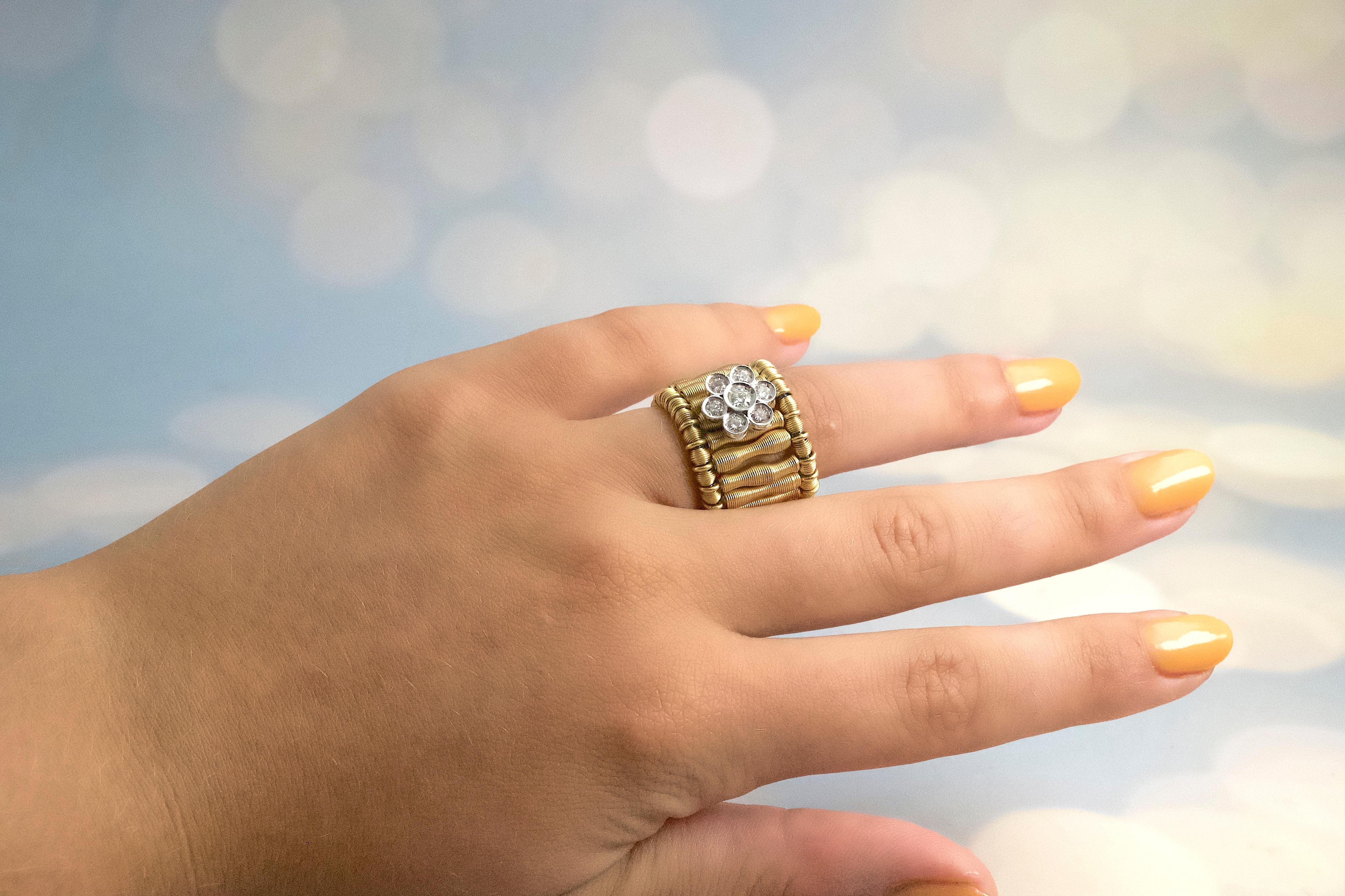 18K Zweifarbiges Gold Jarretière Floral Stretch Ring (Brillantschliff) im Angebot