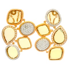 Pendientes colgantes flexibles con textura de citrino y diamantes en oro bicolor de 18k