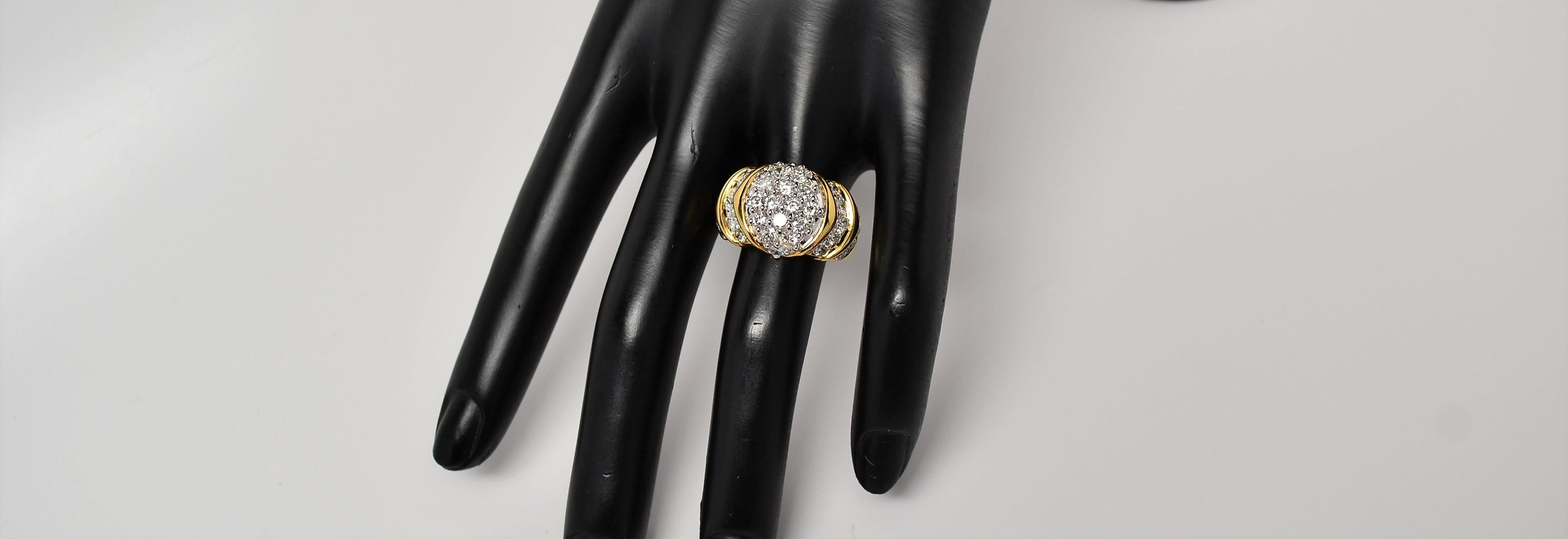 18K Two Tone Gold Ring Set with Round Brilliant Cut Diamonds, 2.89 Carats For Sale 5