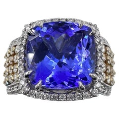 Bague en or bicolore 18K avec 10.02Ct. Tanzanite et diamants 2.04 Ct. (Taille 7.50)