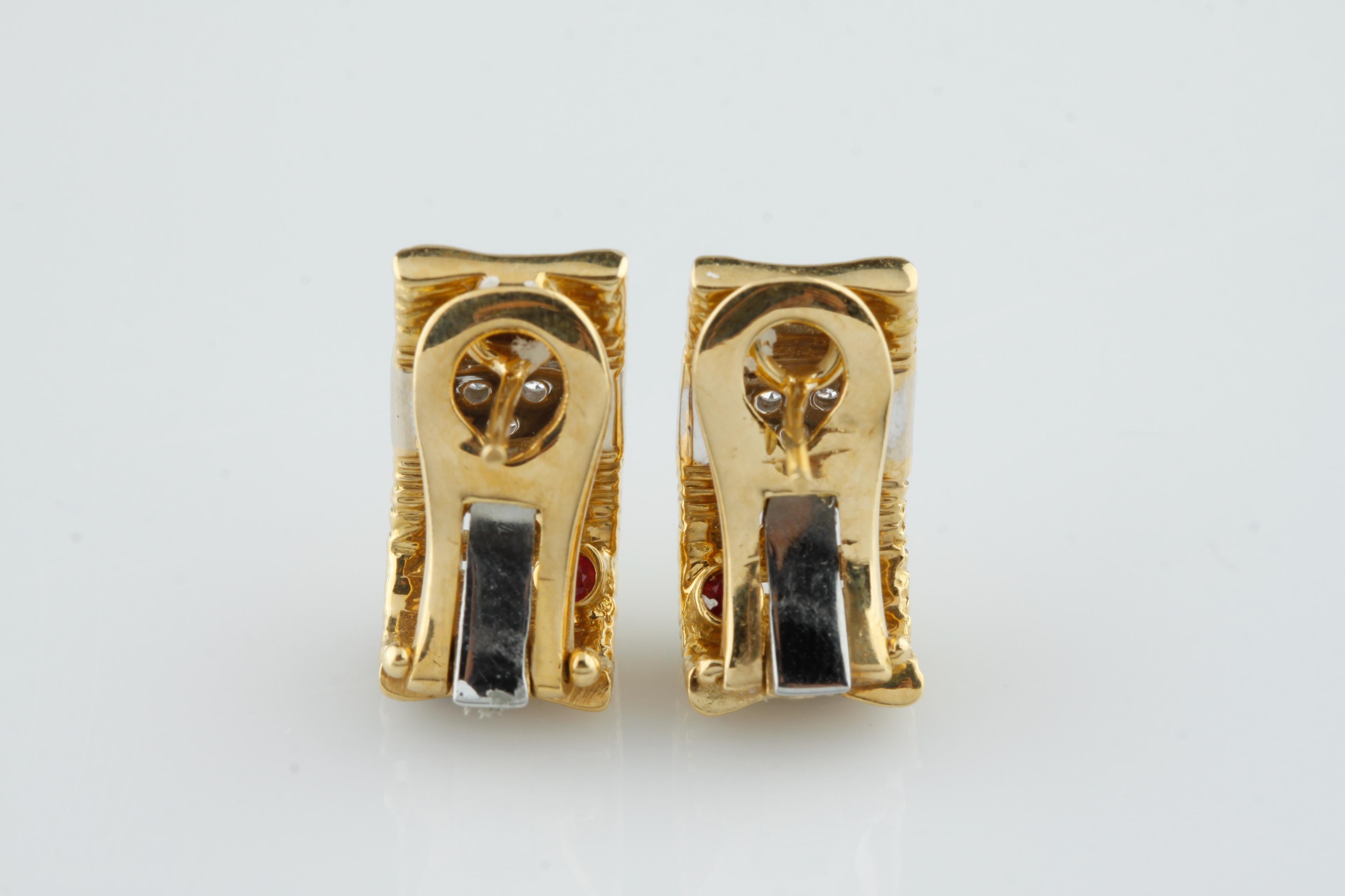 Modern 18k Two-Tone Gold Textured Huggie Earrings with Diamond Band Gorgeous! For Sale