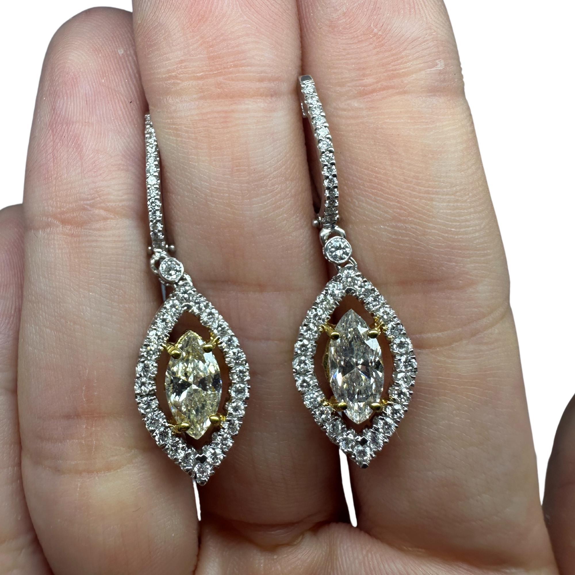 Pendientes de diamantes amarillos y blancos talla marquesa en dos tonos de 18 quilates en venta 1