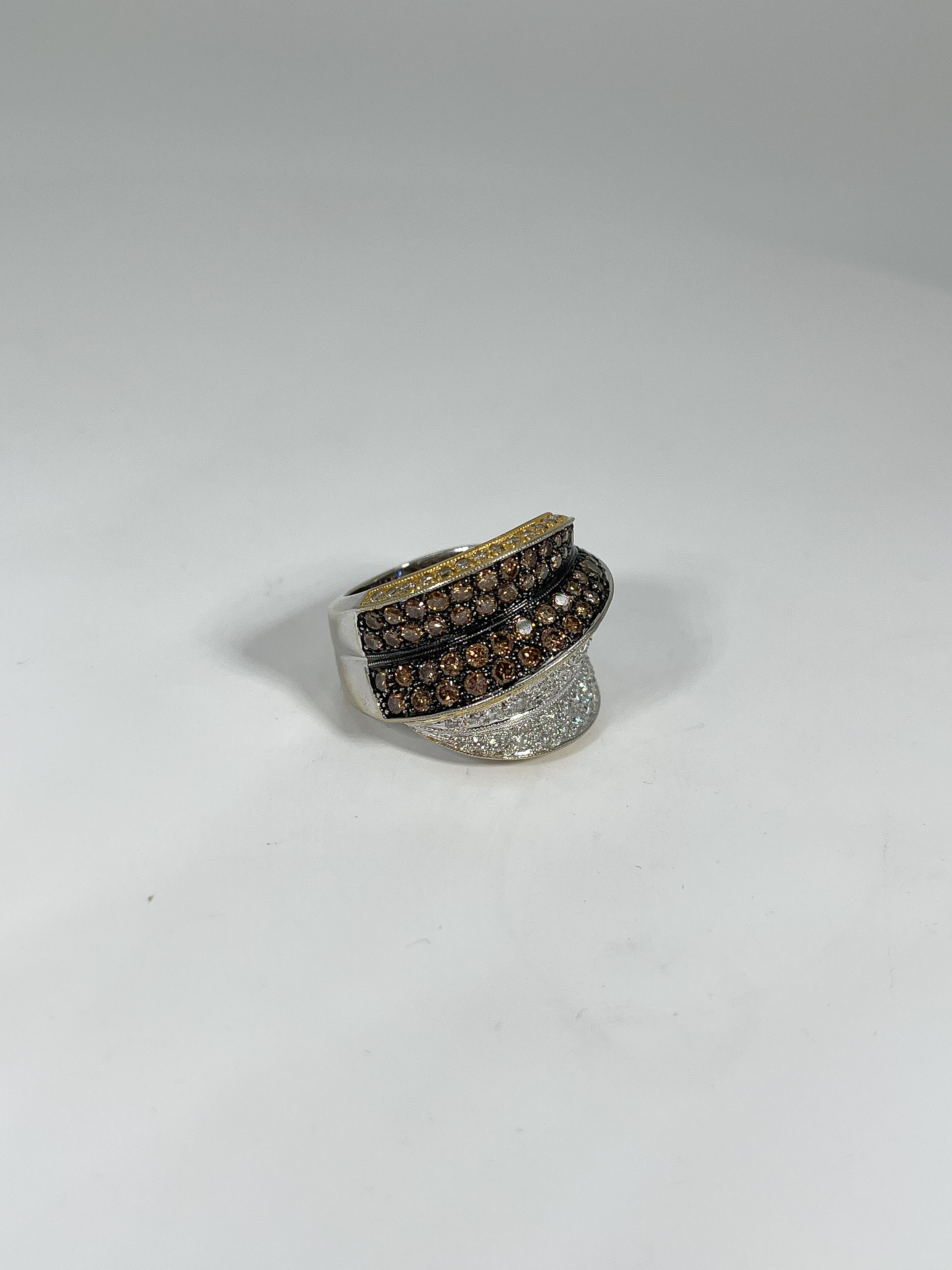 18K Two Toned Diamond Cocktail Ring  In Good Condition For Sale In Stuart, FL