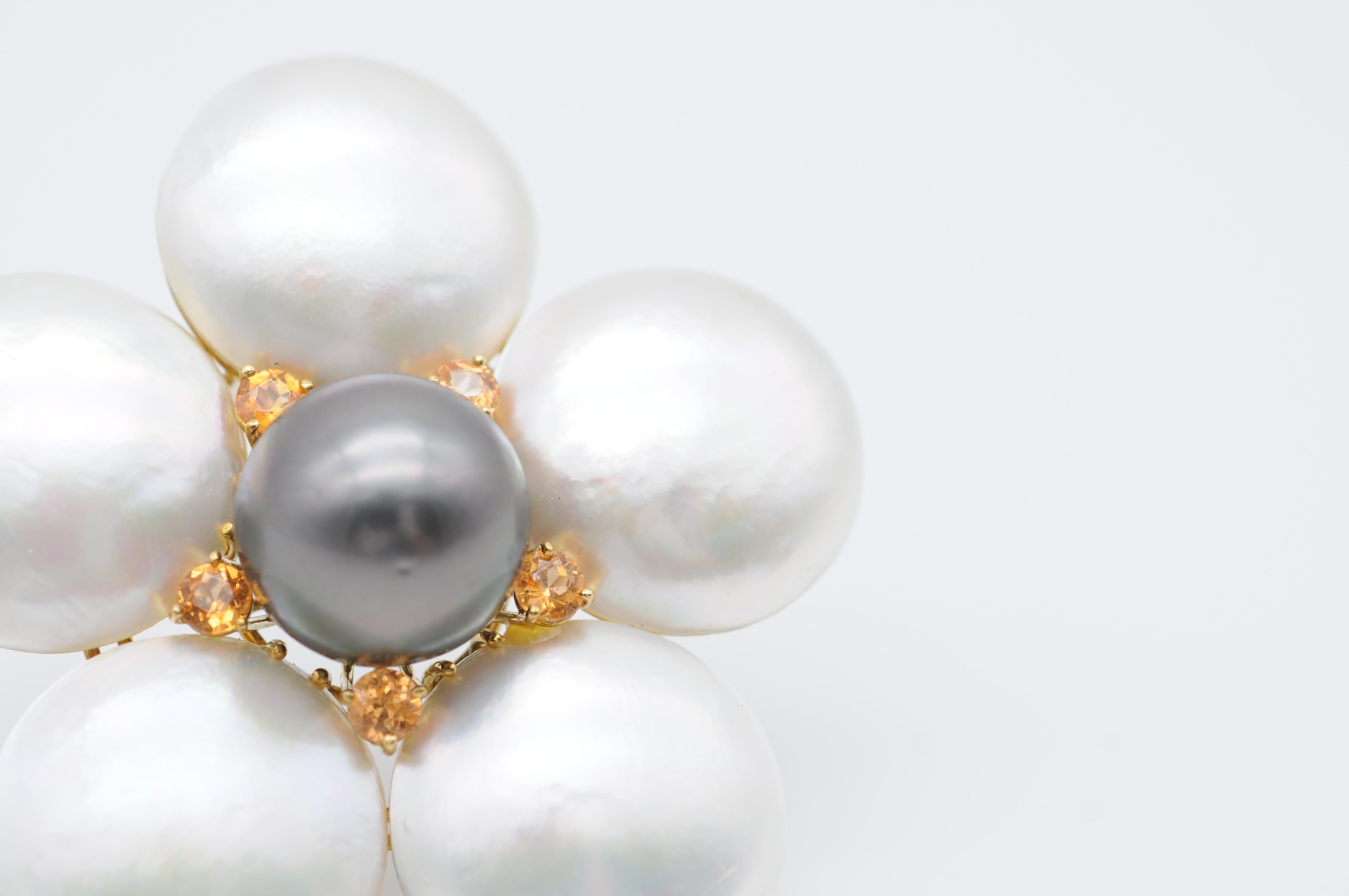 18k Unique Pearl Brooch Vop. with Black Tahitian Pearl For Sale 1