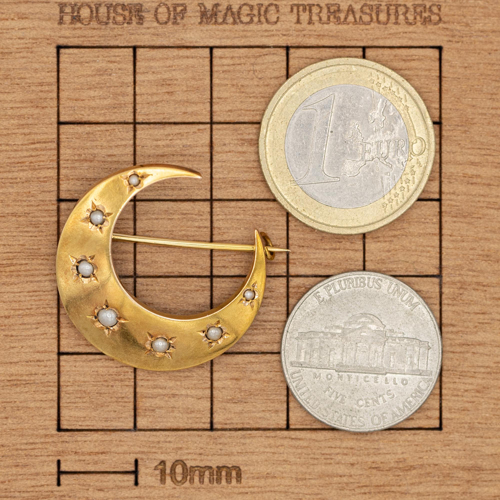 18k Victorian Moon Brooch - 18 Karat solid gold antique brooch - Celestial Pin In Good Condition In Antwerp, BE