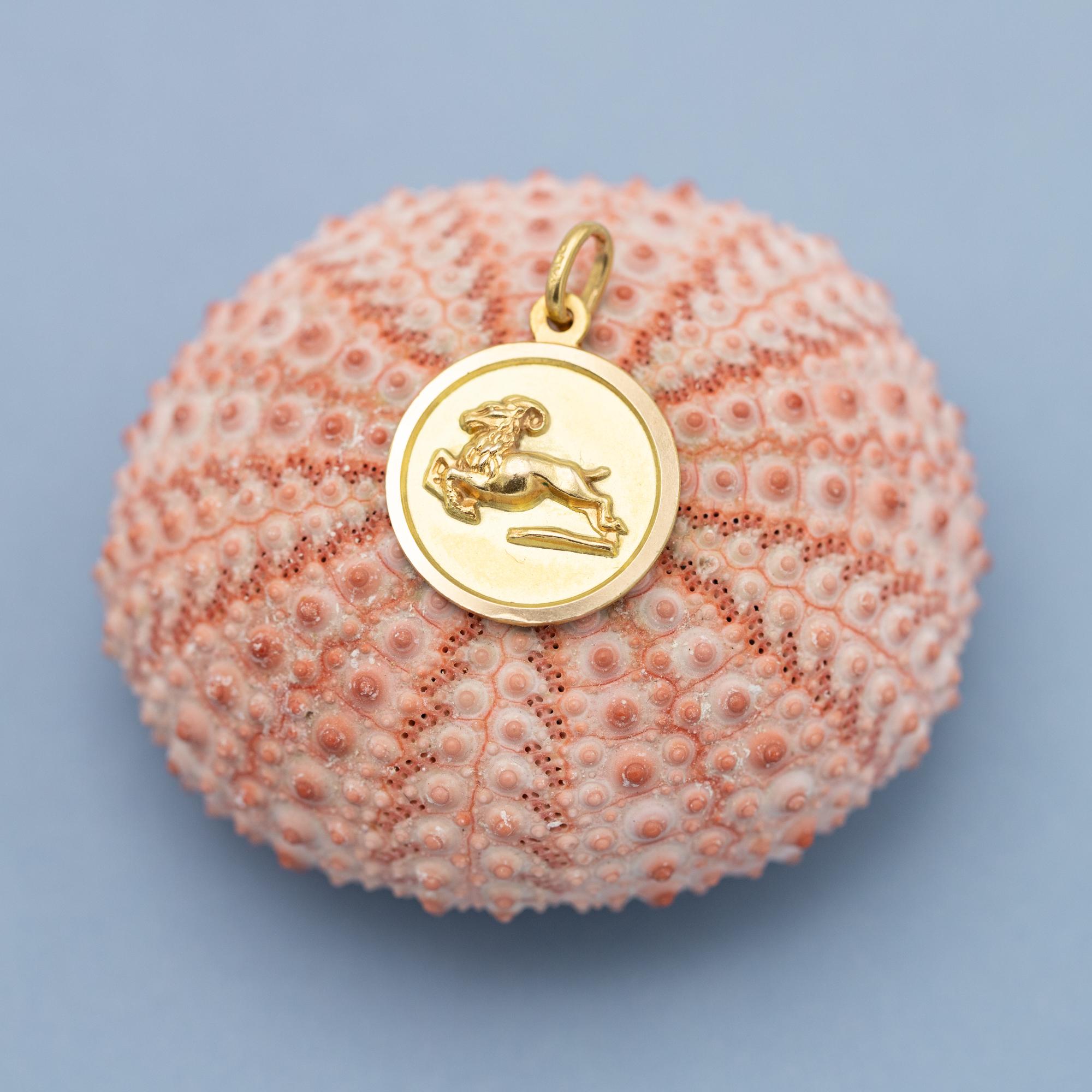For sale is this vintage charm depicting an Aries, the first astrological sign in the zodiac. This Constellation Star Sign Pendant is associated with the birth dates between 21 March and 20 April. This pretty charm is marked with a blurry hallmark,
