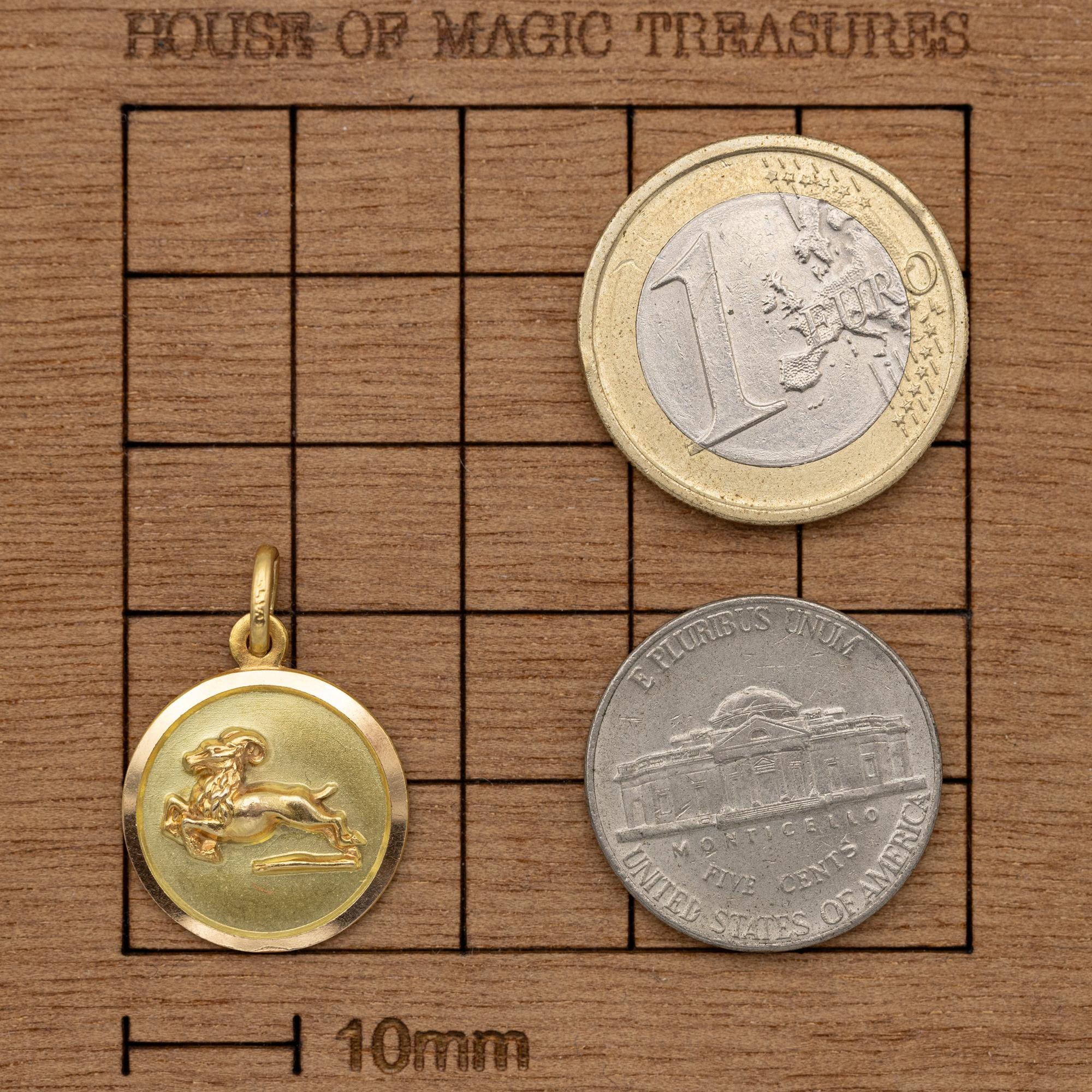 Modern 18k Vintage Aries - 18 karat zodiac charm pendant - solid yellow gold Star Sign For Sale