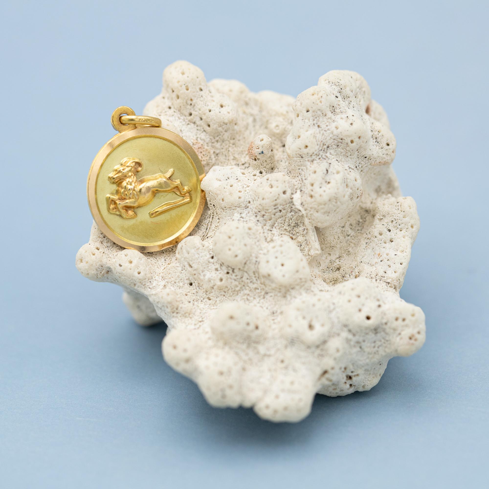 Women's or Men's 18k Vintage Aries - 18 karat zodiac charm pendant - solid yellow gold Star Sign For Sale
